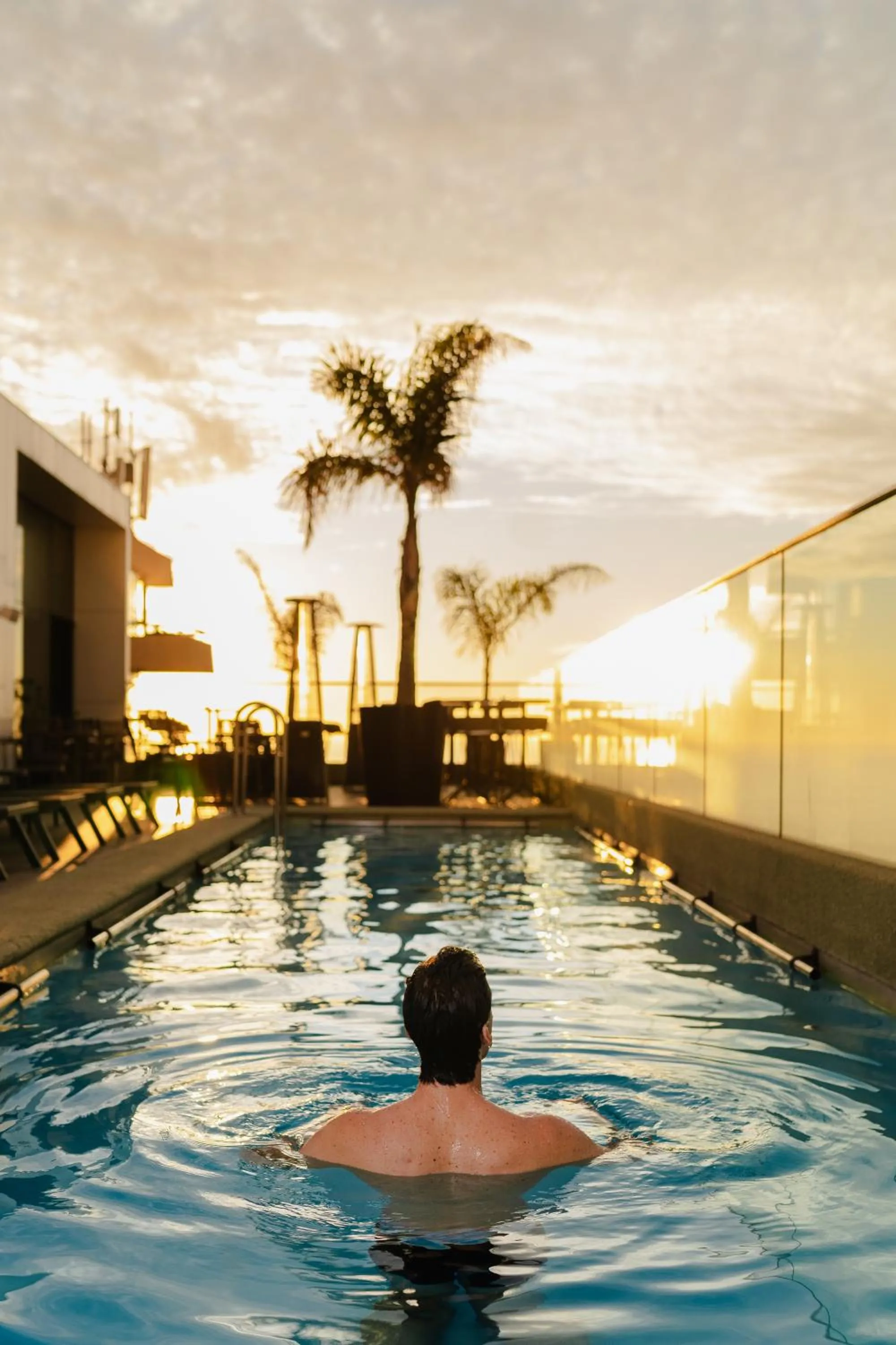 Pool view in Pullman Vina del Mar San Martin