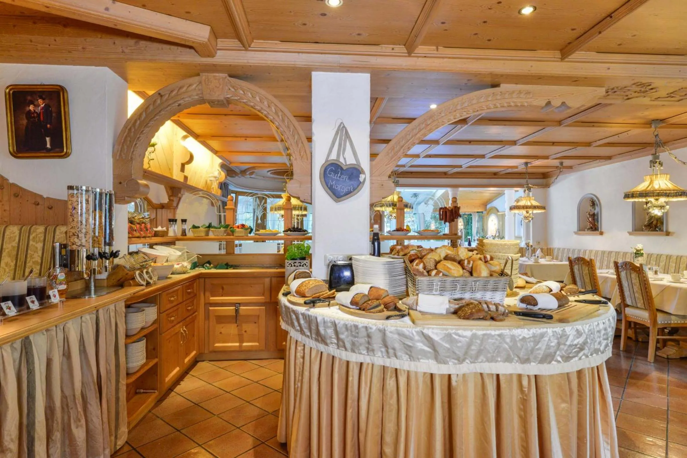 Buffet breakfast in Oberlechtaler Hof Boutique Hotel