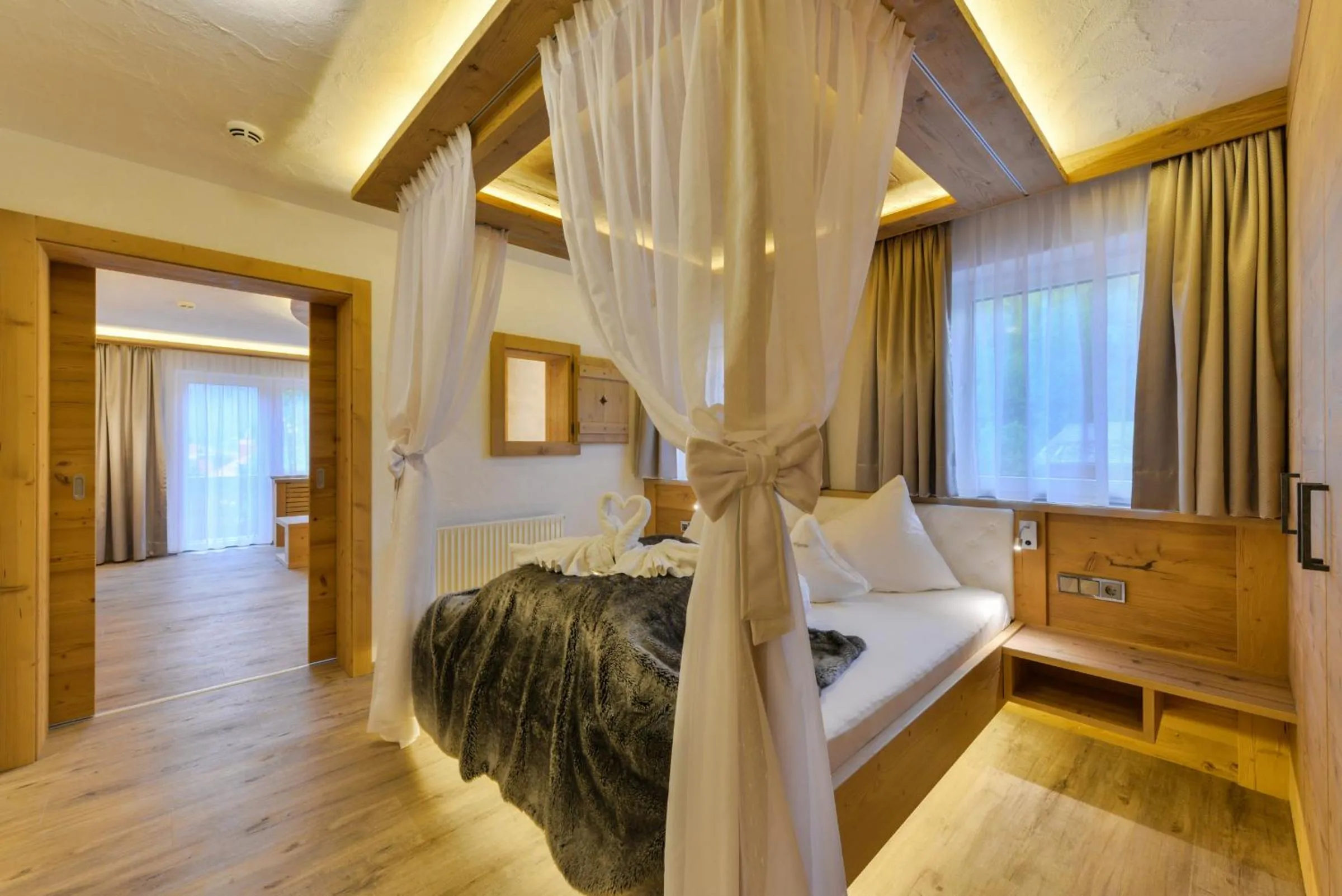 Bed in Oberlechtaler Hof Boutique Hotel