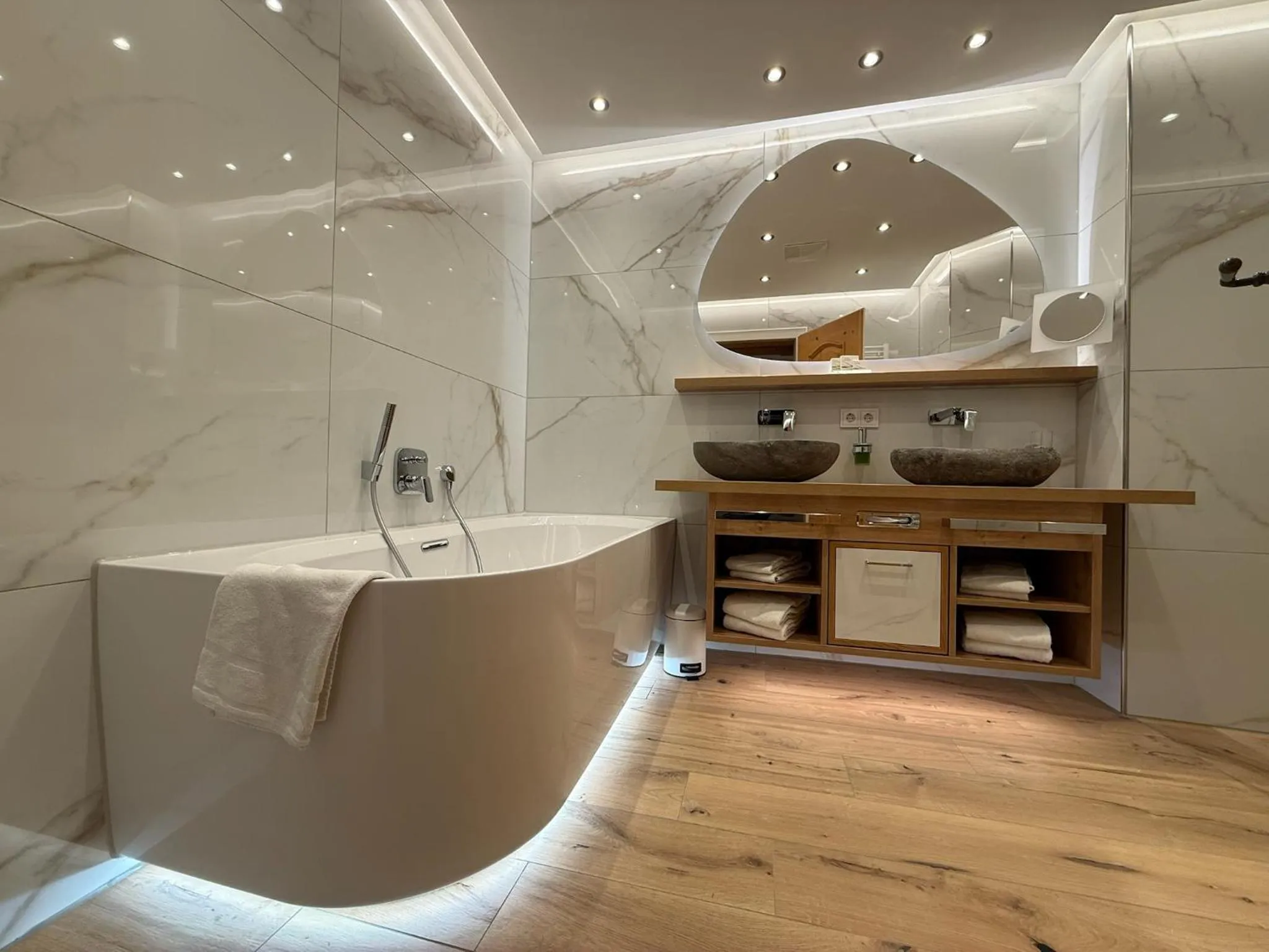 Bathroom in Oberlechtaler Hof Boutique Hotel