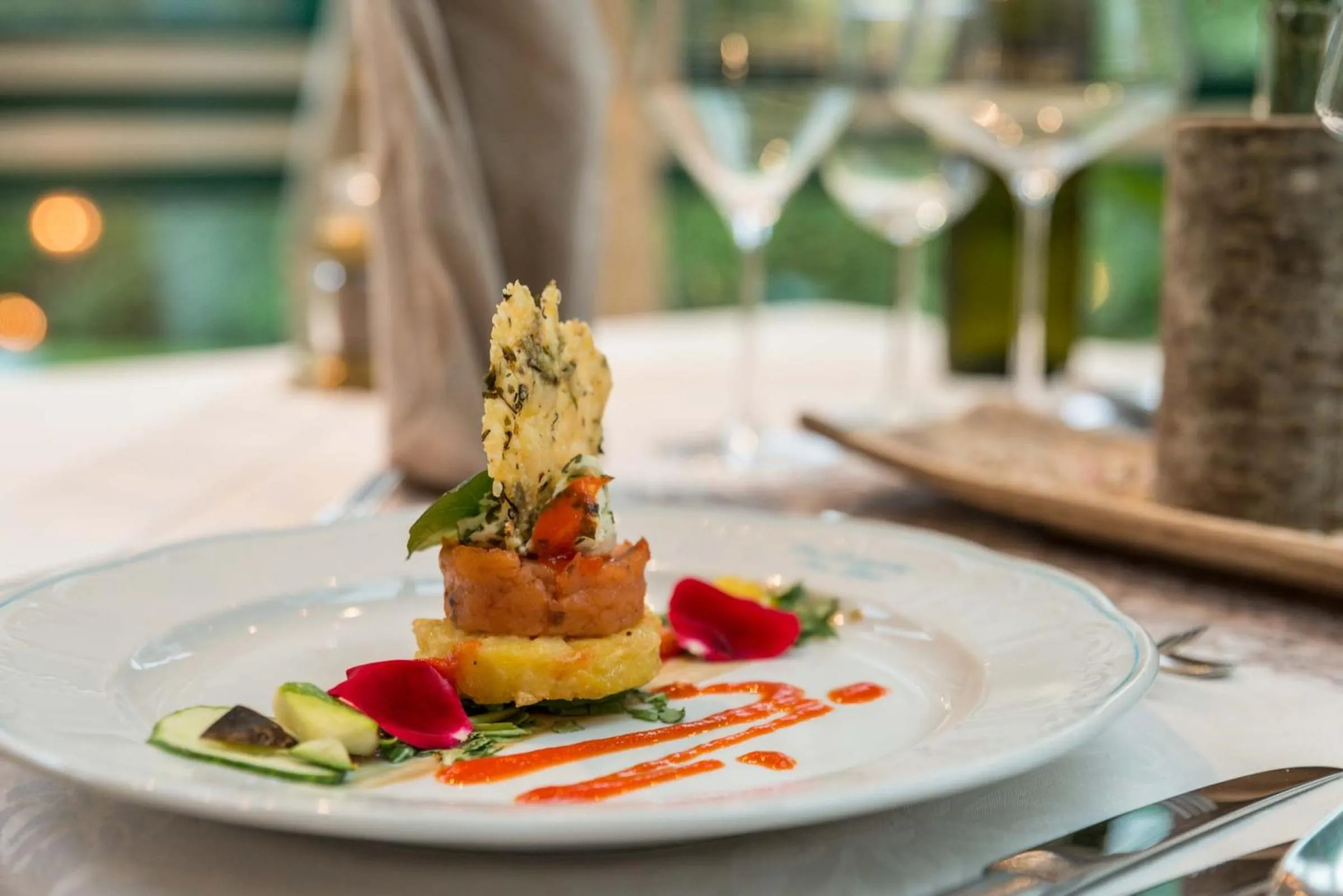 Restaurant/places to eat in Oberlechtaler Hof Boutique Hotel