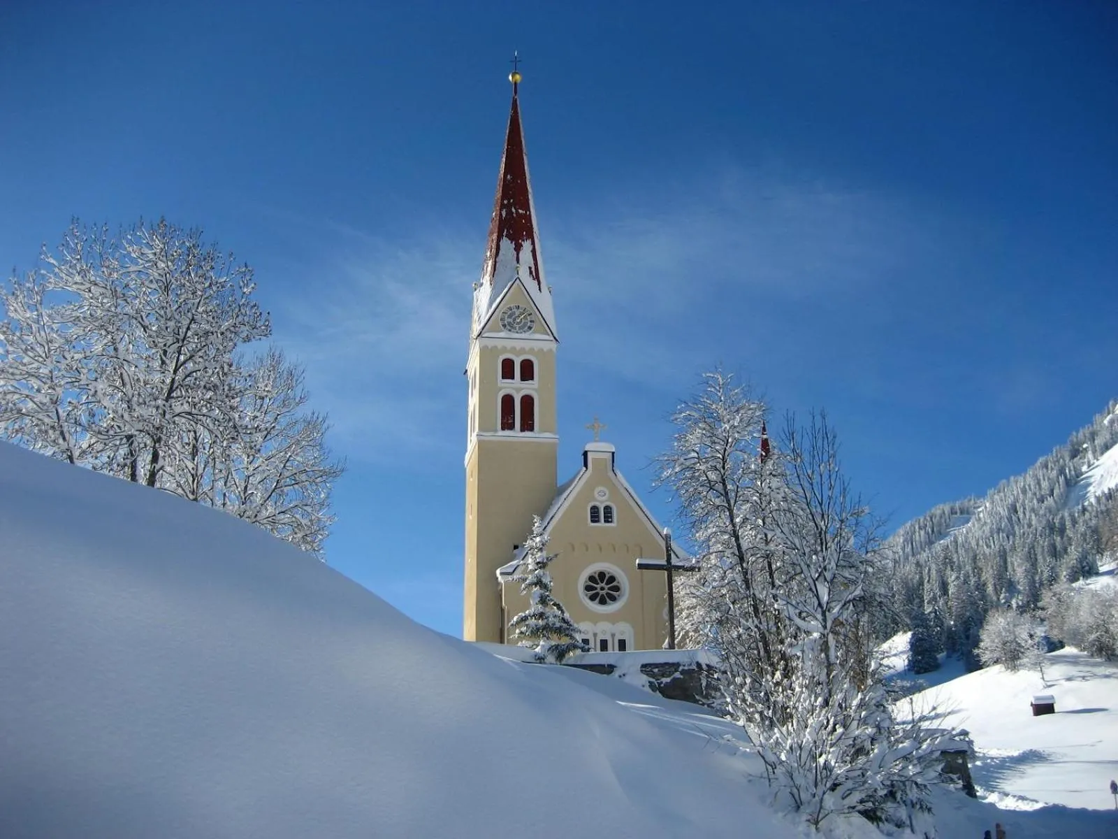 Nearby landmark in Oberlechtaler Hof Boutique Hotel