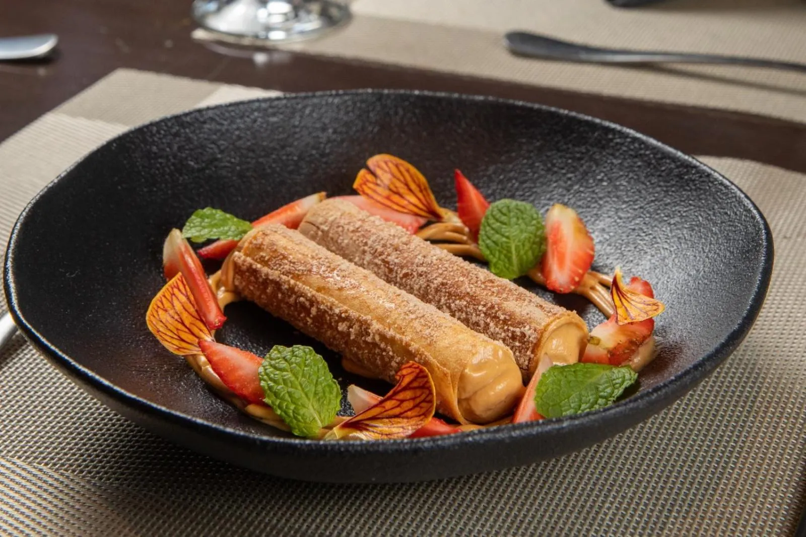 Restaurant/places to eat in ArtHotel Transamerica Collection