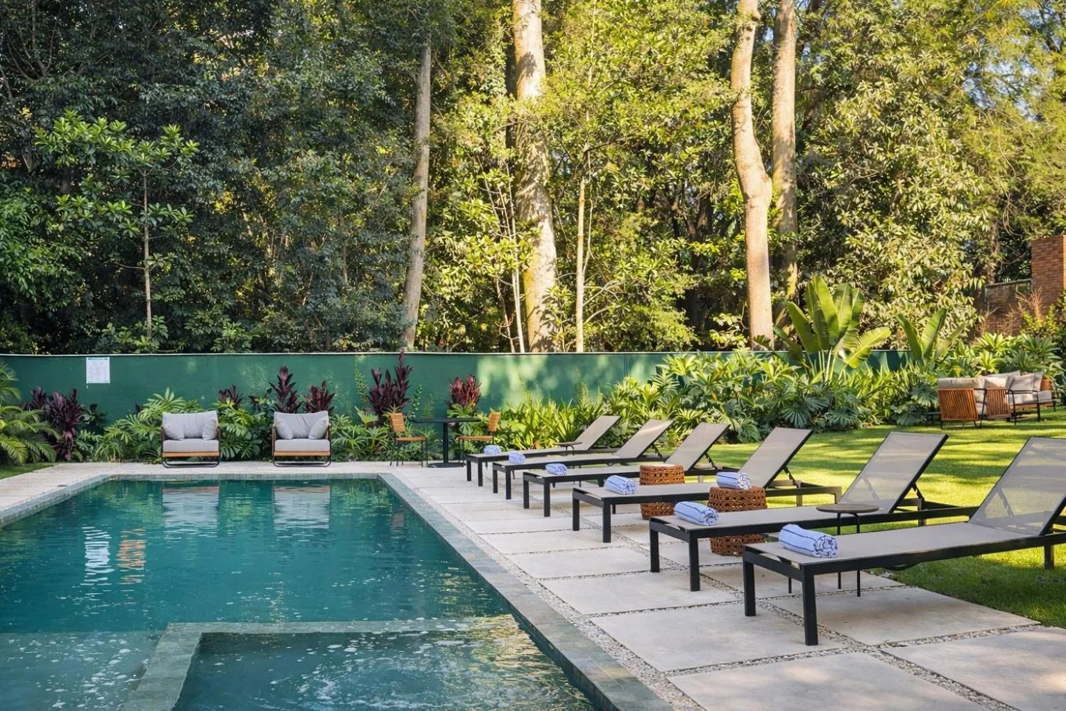 Swimming pool in ArtHotel Transamerica Collection