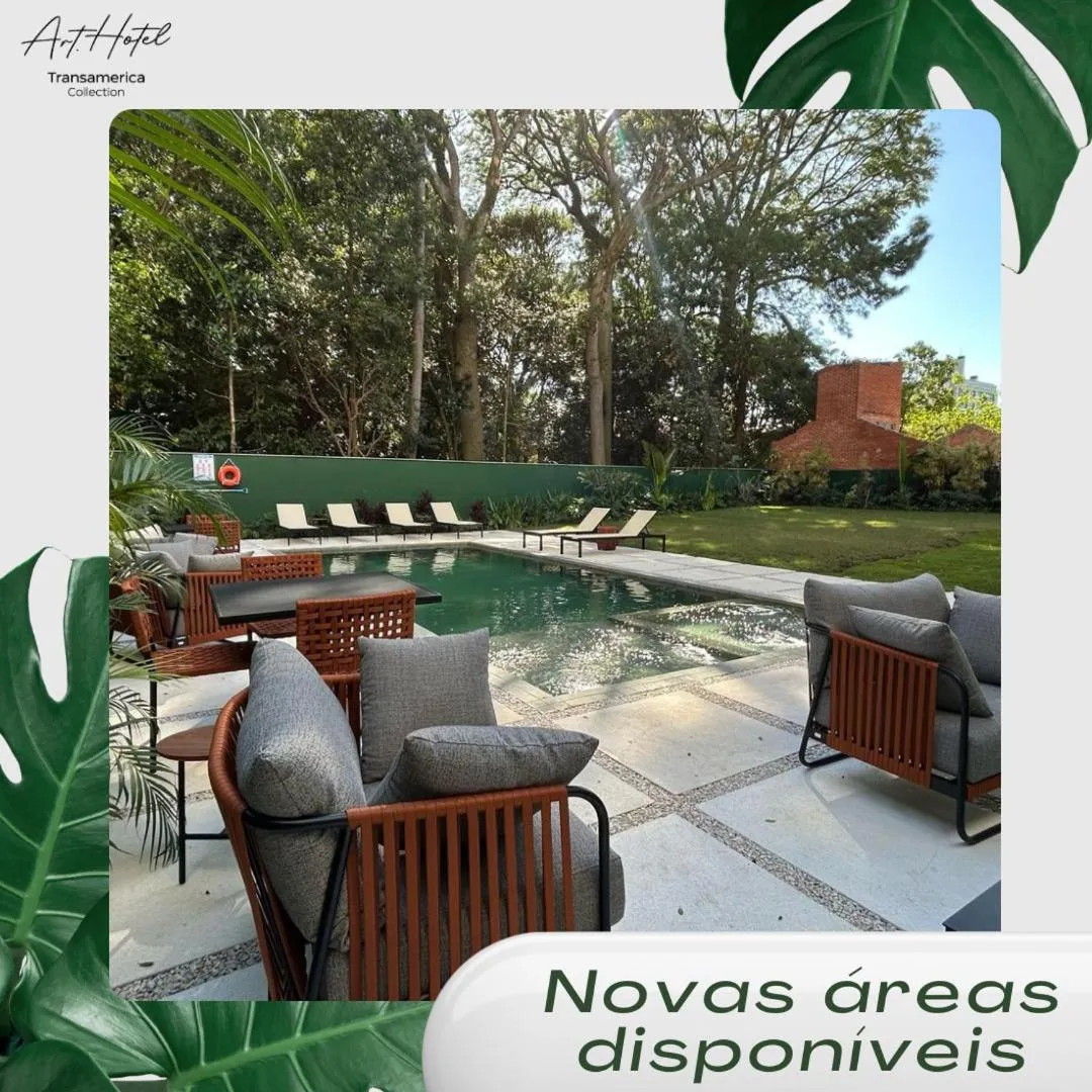 Swimming pool in ArtHotel Transamerica Collection