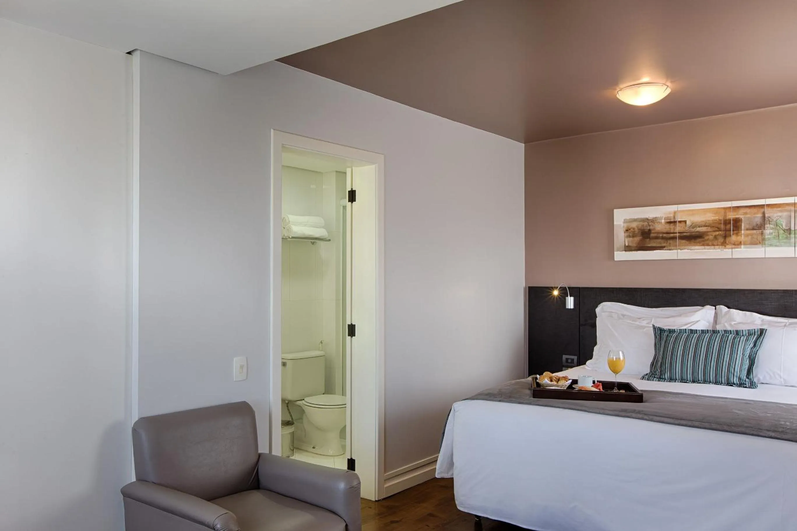 Bed in ArtHotel Transamerica Collection