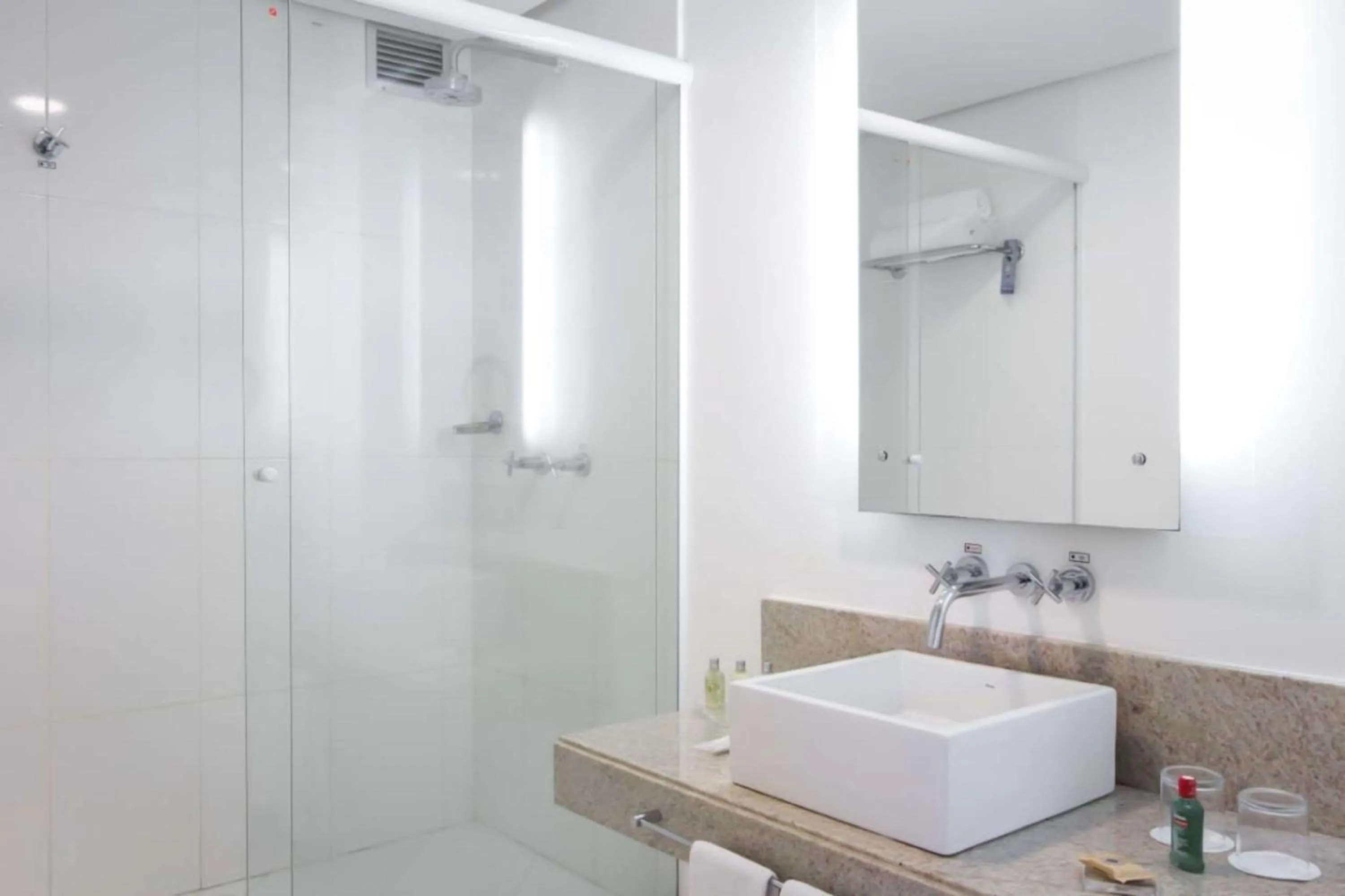 Bathroom in ArtHotel Transamerica Collection