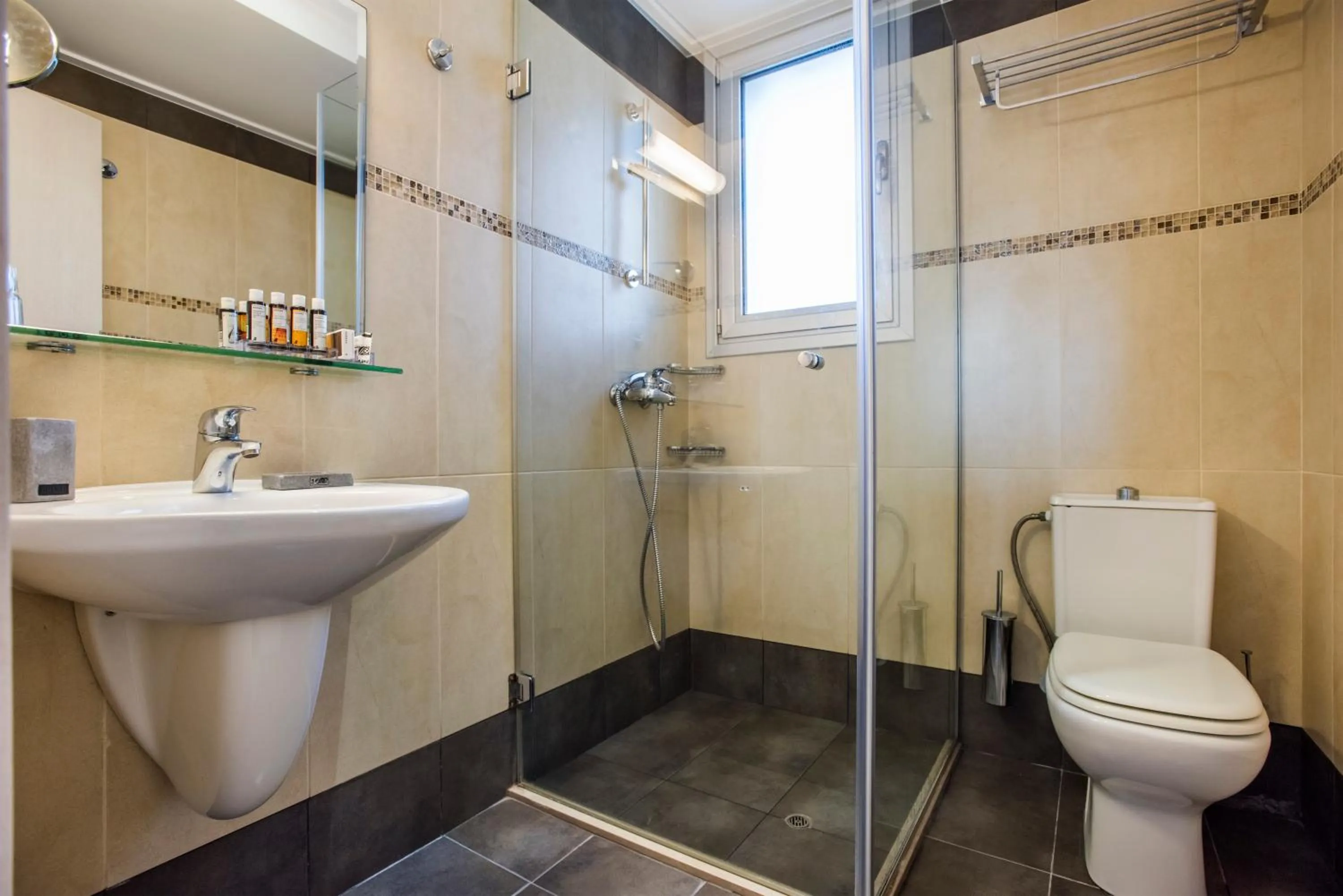 Shower in Almiriki Chios Rooms & Apartments