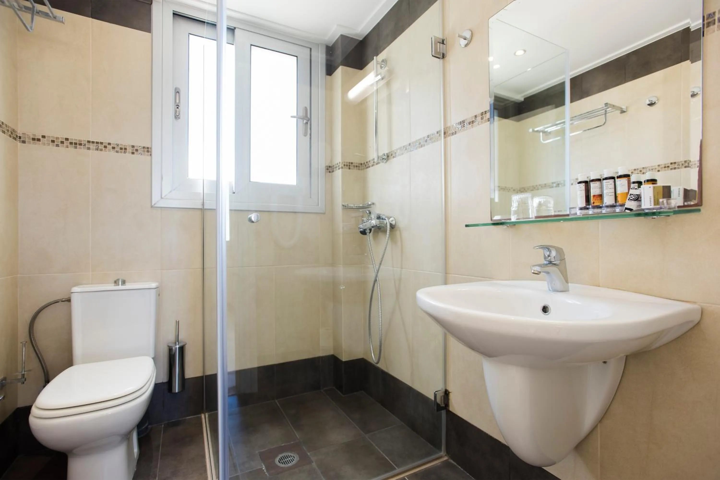 Shower in Almiriki Chios Rooms & Apartments