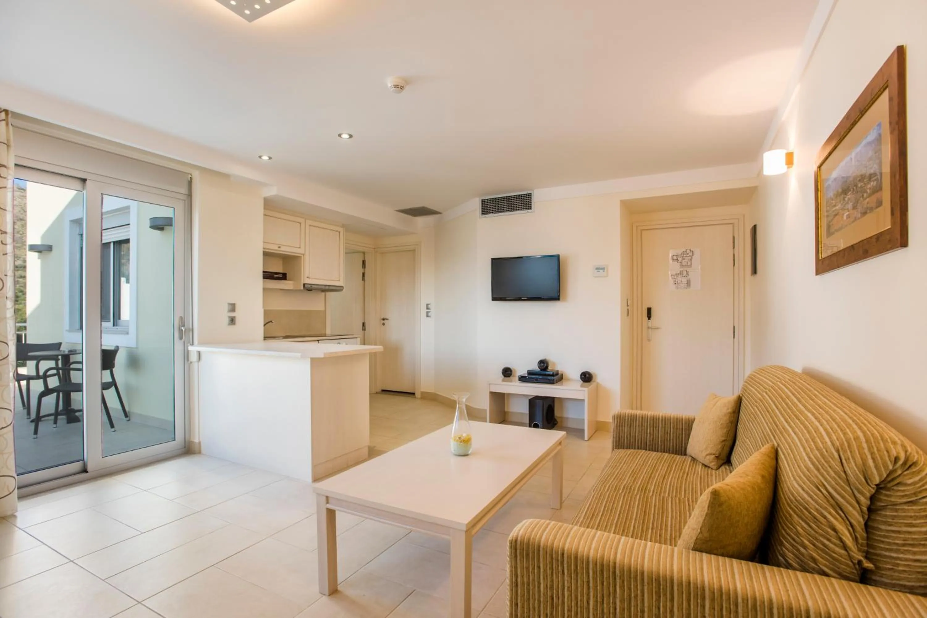 Living room in Almiriki Chios Rooms & Apartments