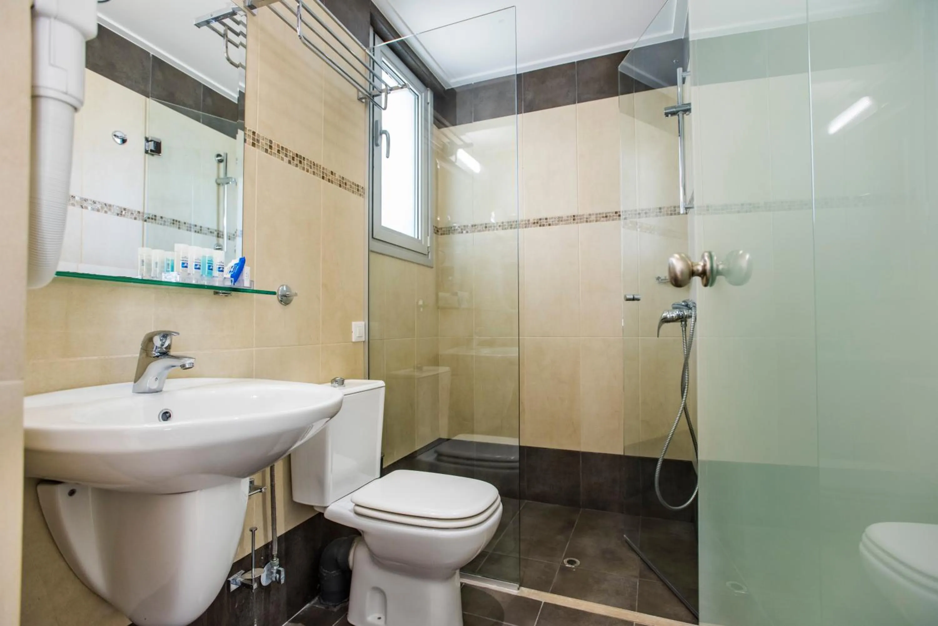 Shower in Almiriki Chios Rooms & Apartments