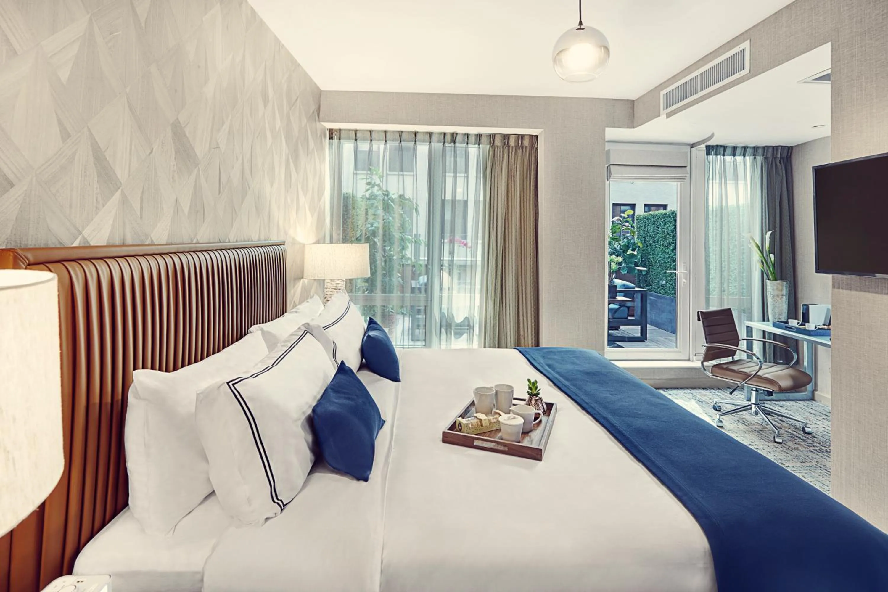 Bedroom, Bed in Artezen Hotel