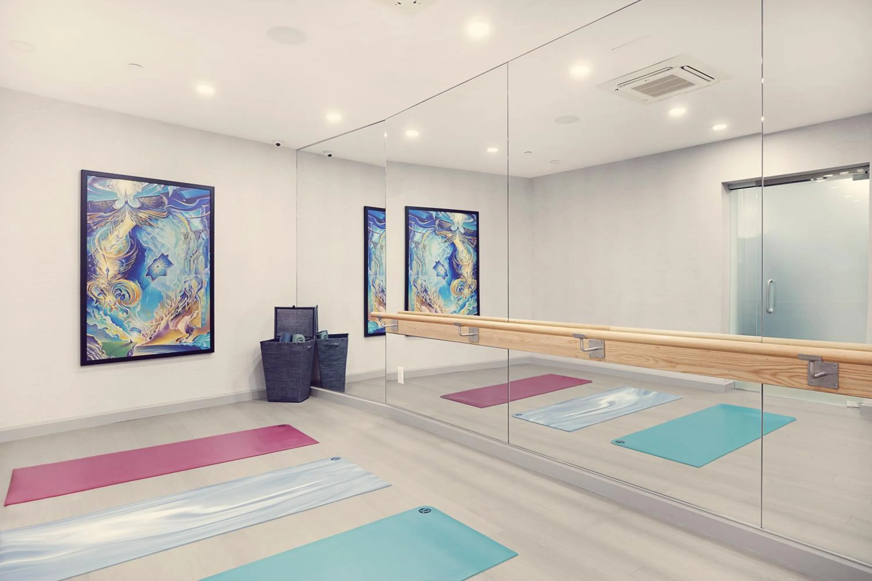 Fitness centre/facilities in Artezen Hotel