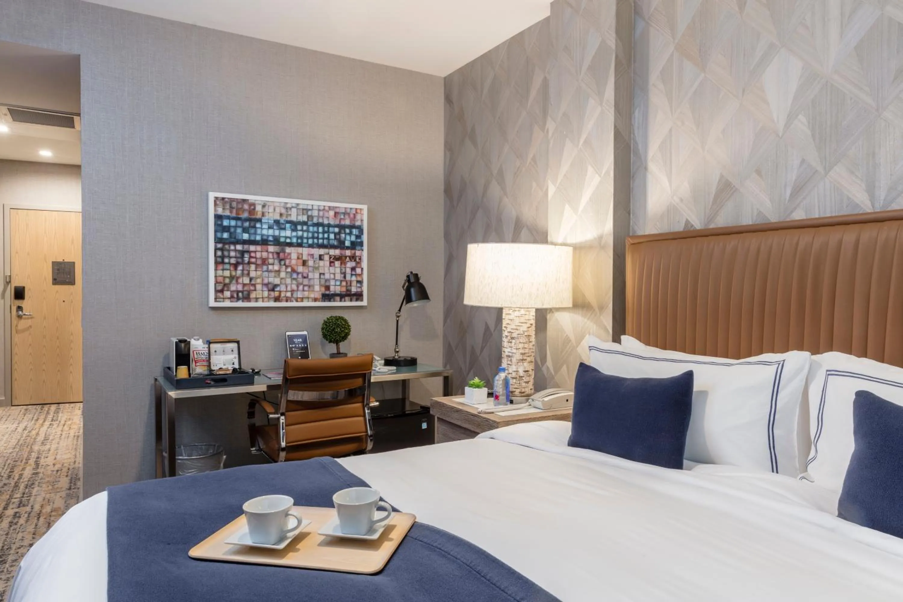 Bedroom, Bed in Artezen Hotel