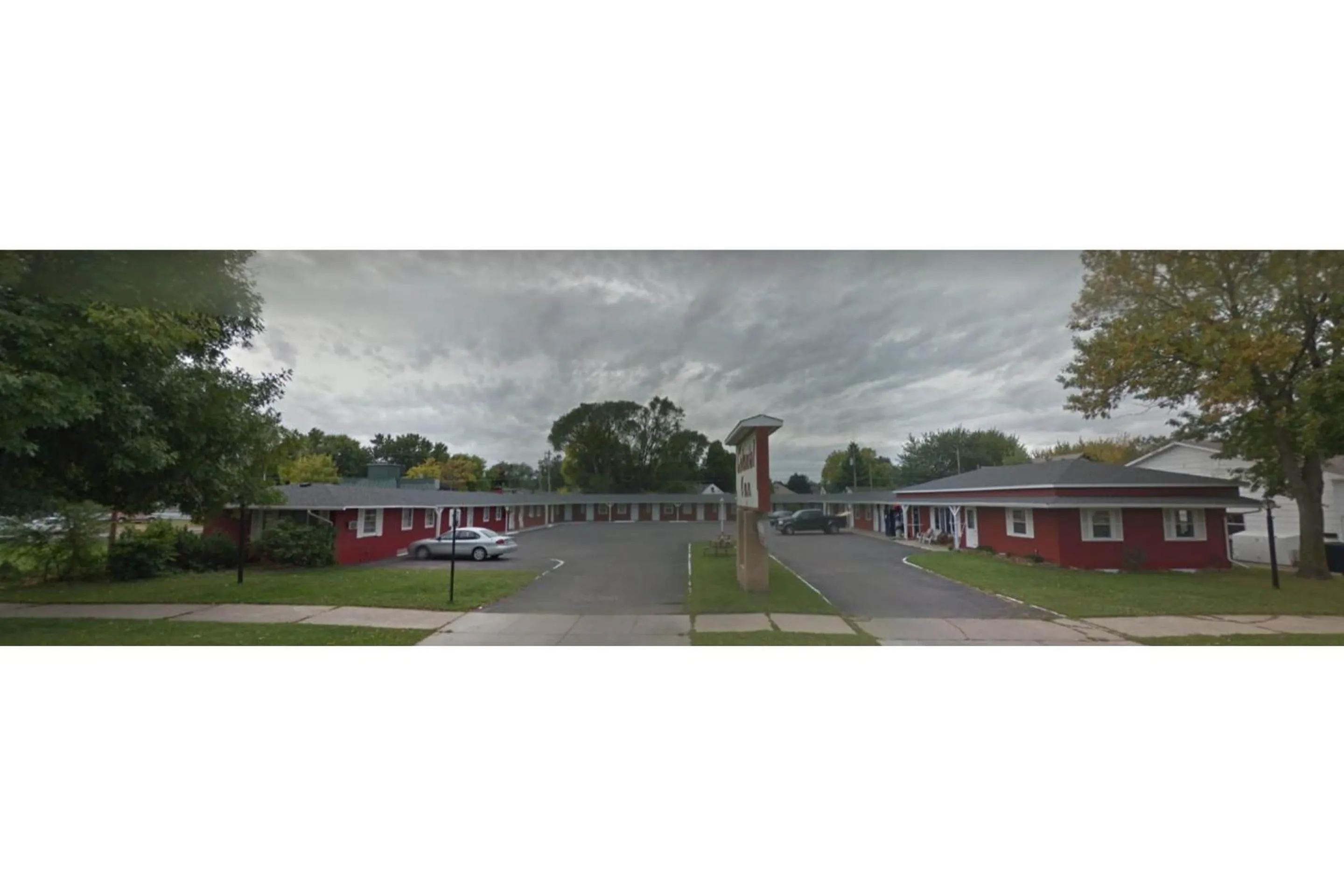 Facade/entrance in Colonial Inn Extended Stay by OYO New Ulm