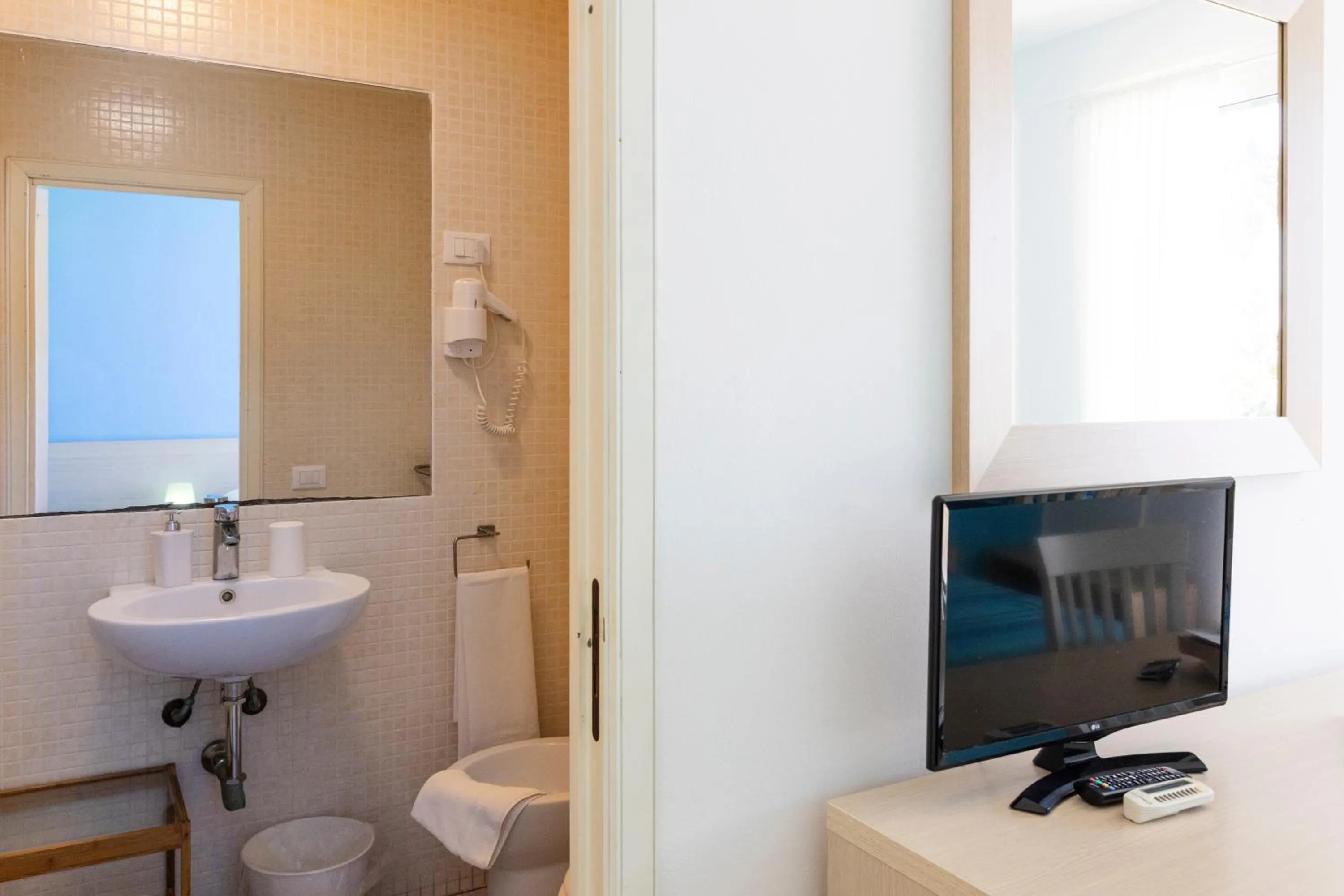 Bathroom in Hotel Baia Del Sole