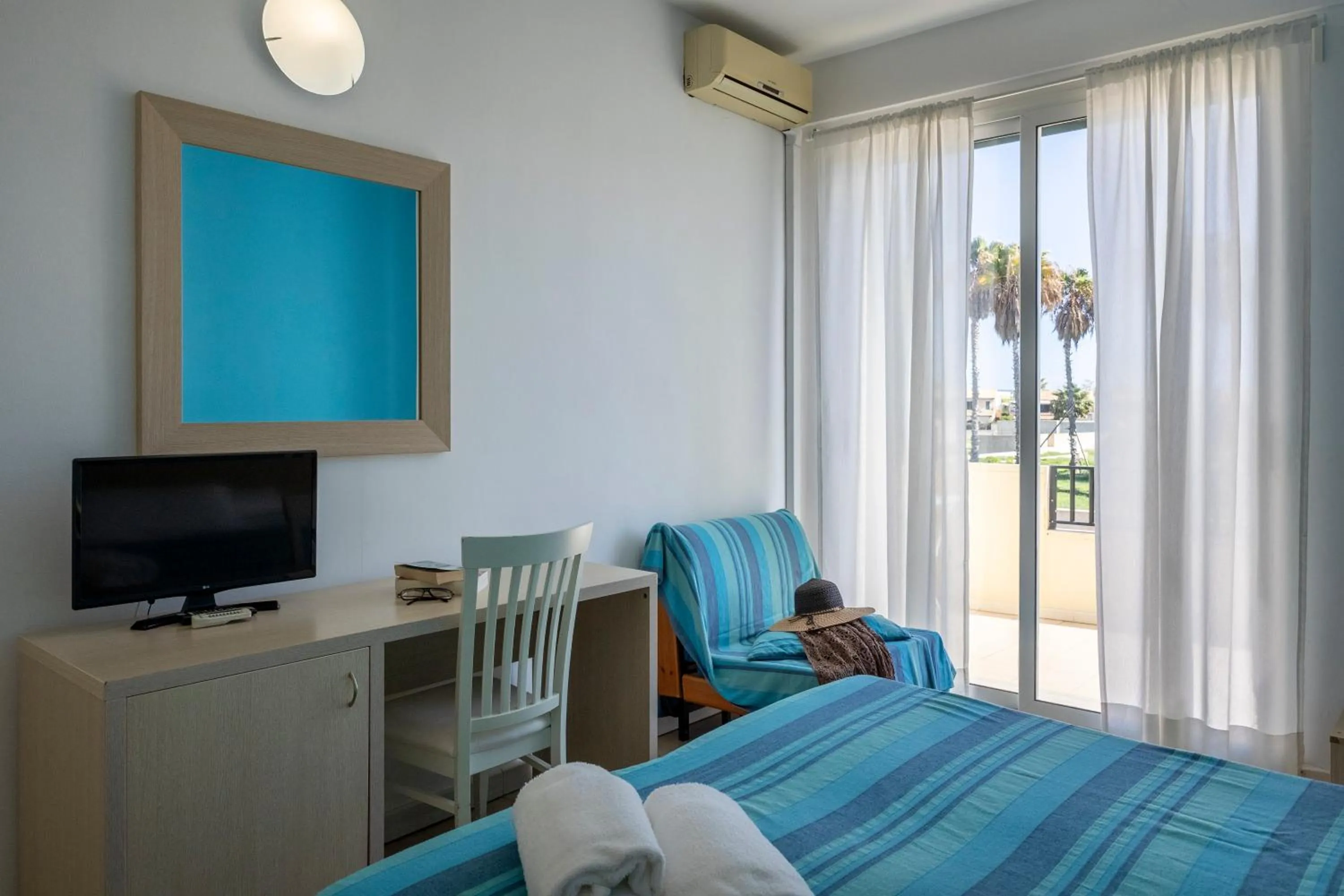 Bed in Hotel Baia Del Sole