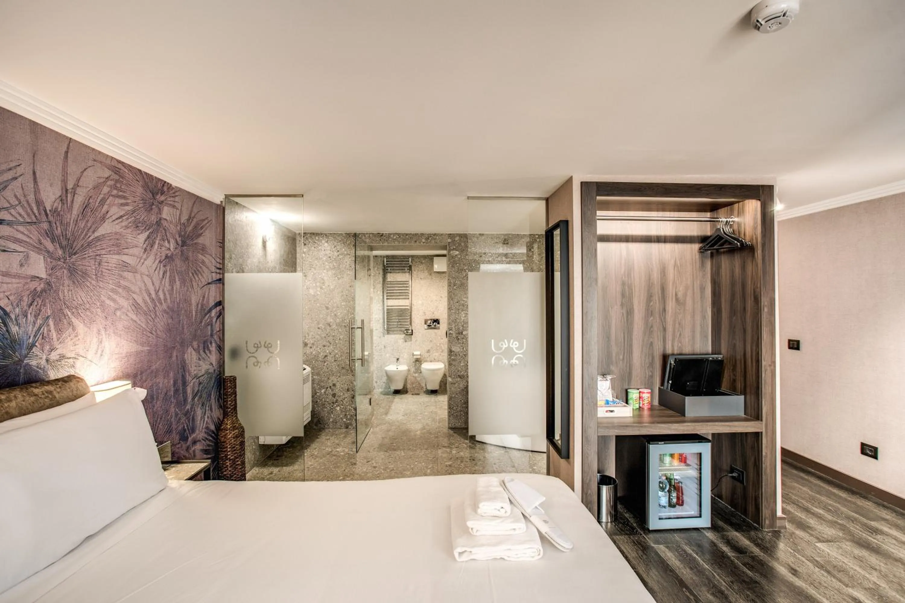 Photo of the whole room, Bed in PAX hotel