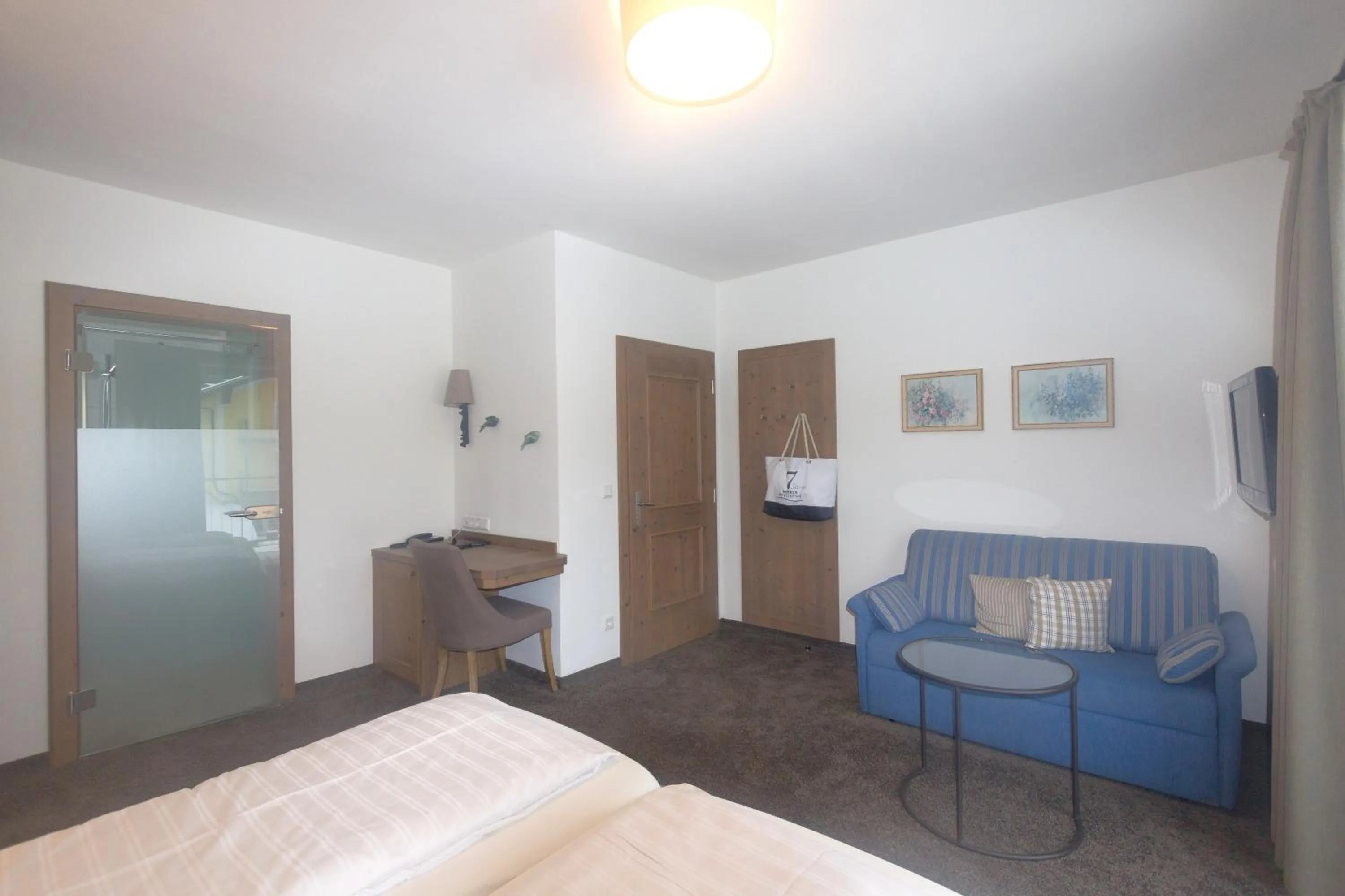 hair dresser, Bed in Hotel Stadler am Attersee