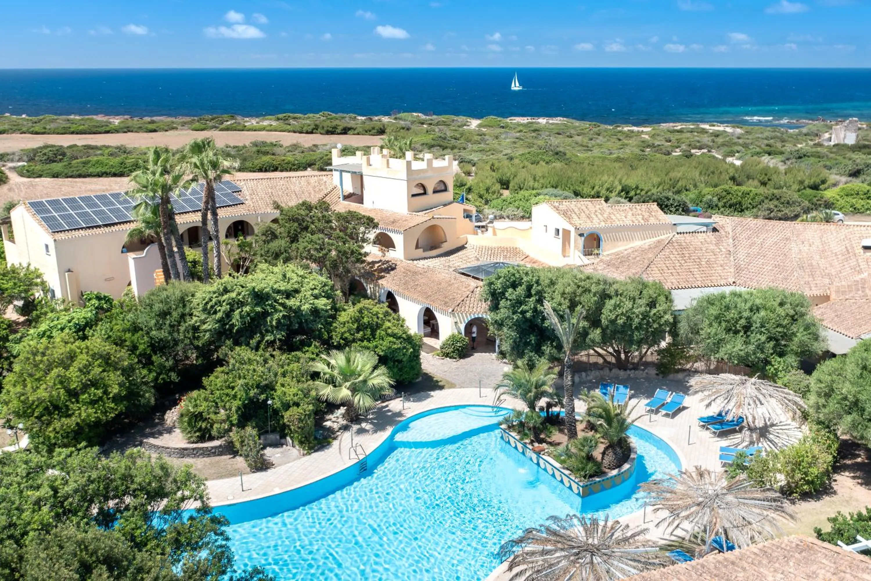 Property building in Hotel Luci Del Faro