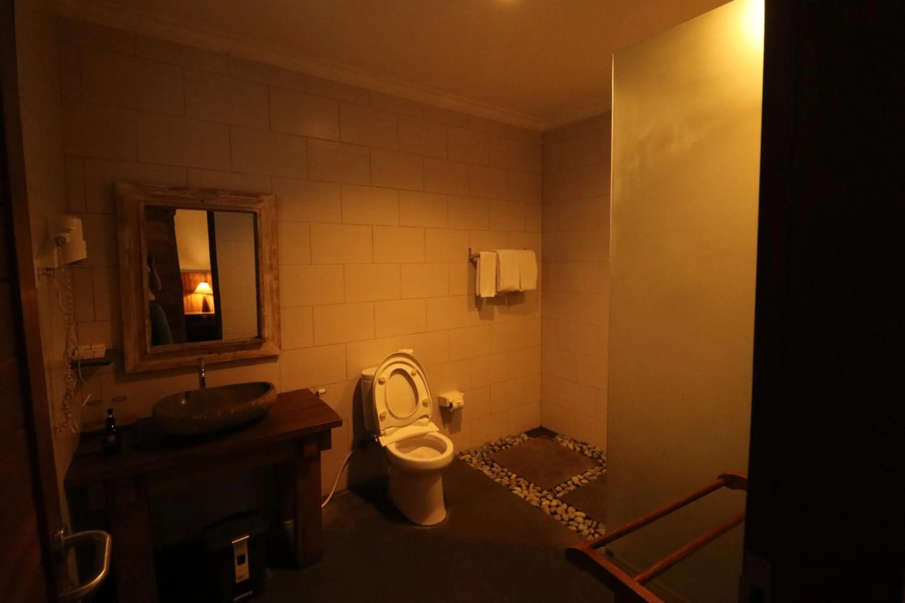 Bathroom in Mina Pelasa Hotel