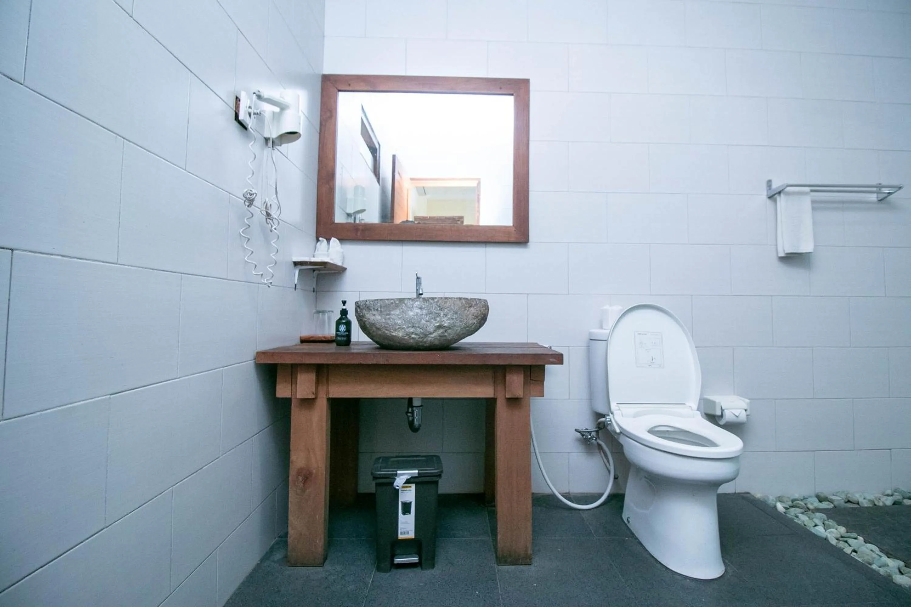 Bathroom in Mina Pelasa Hotel