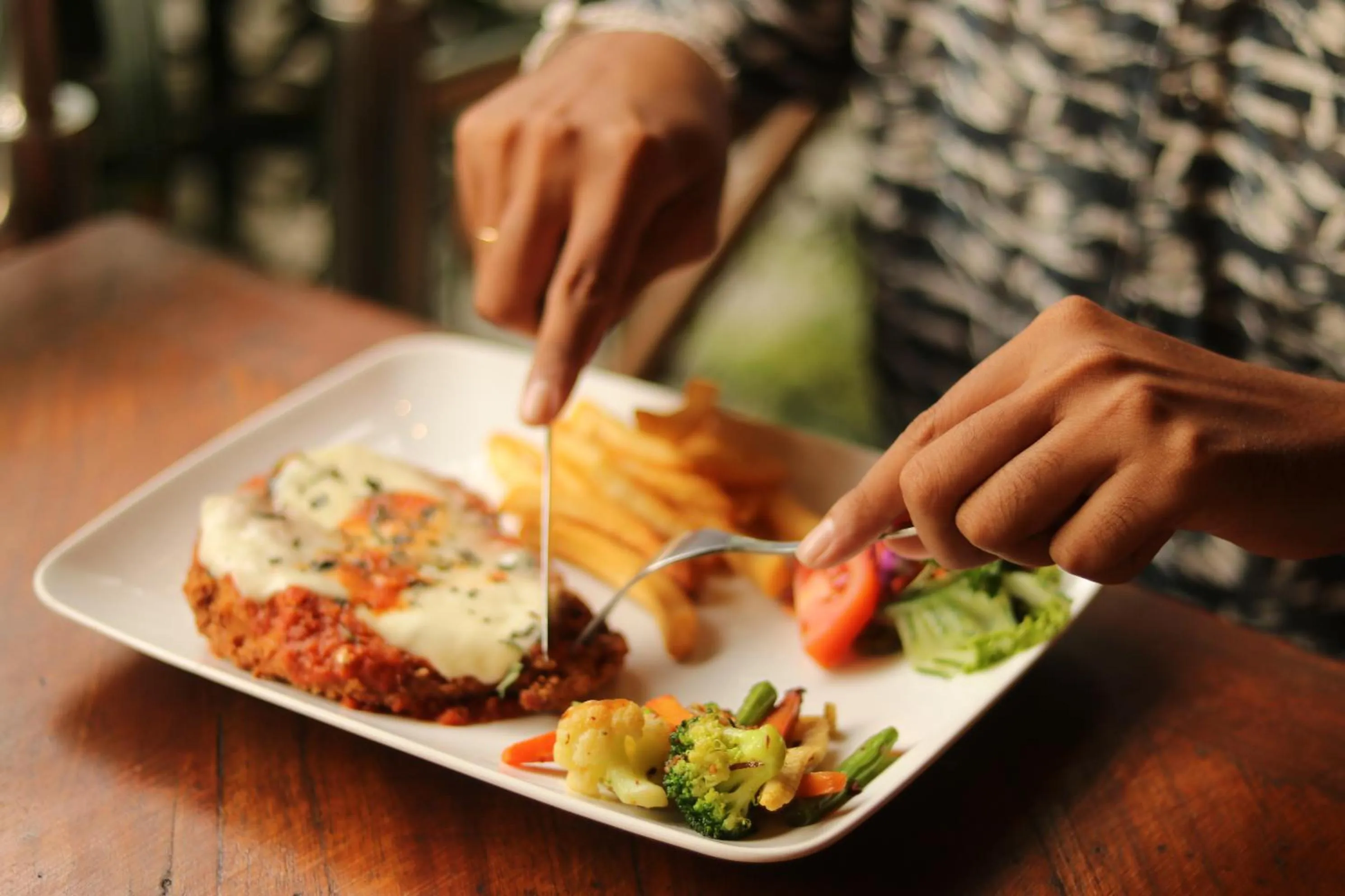 Restaurant/places to eat in Mina Pelasa Hotel