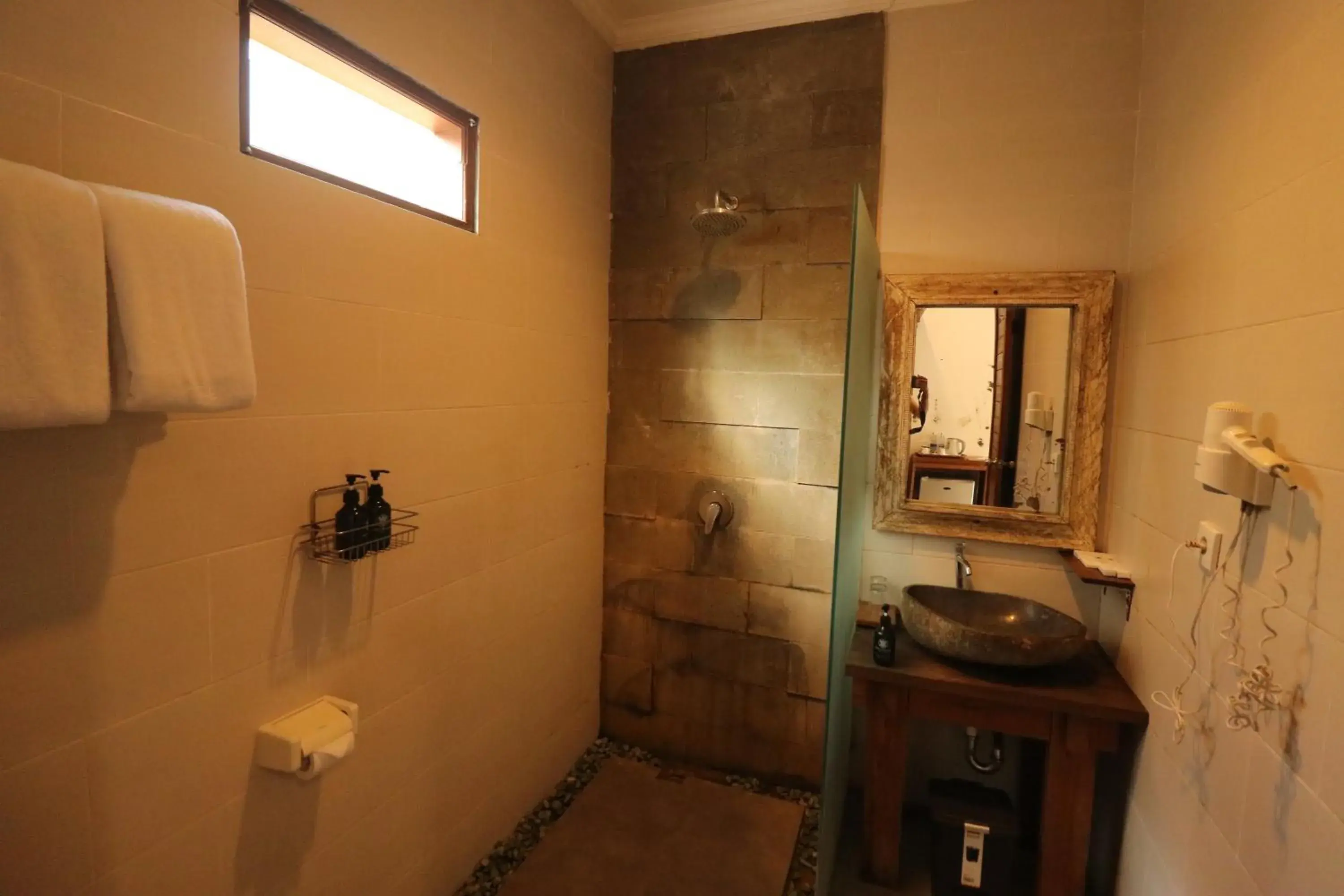 Deluxe Twin Room in Mina Pelasa Hotel Deluxe Twin Room in Mina Pelasa Hotel