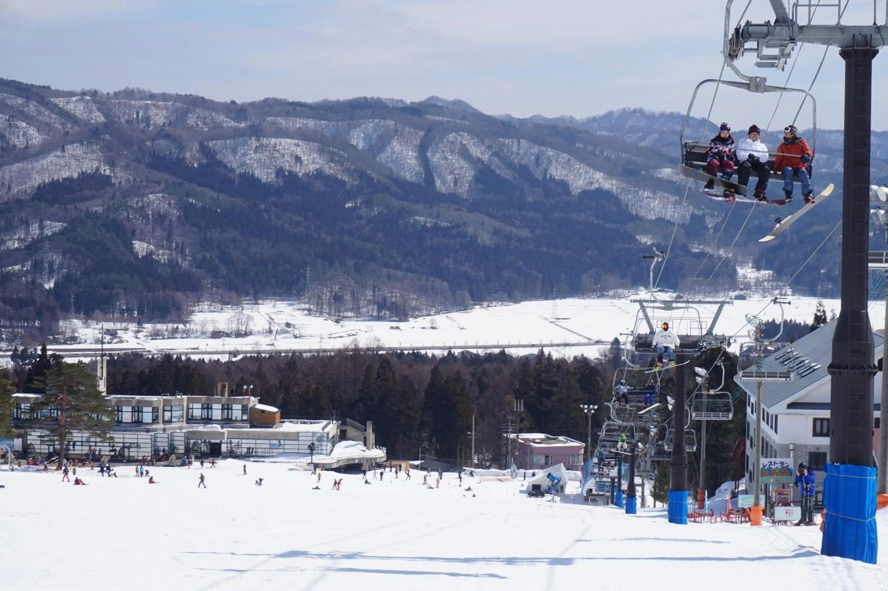 Skiing in Hakuba Ryujin Onsen RYOKAN SUI