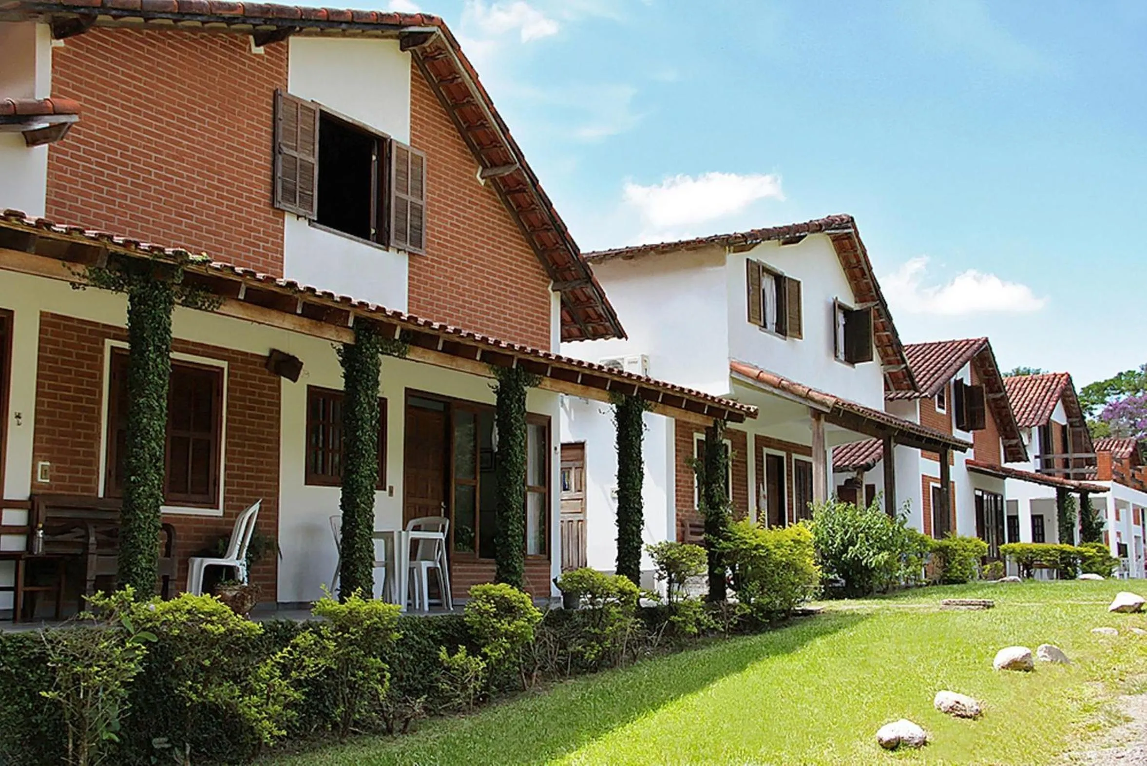 Property building in Aconchegos Ile de France