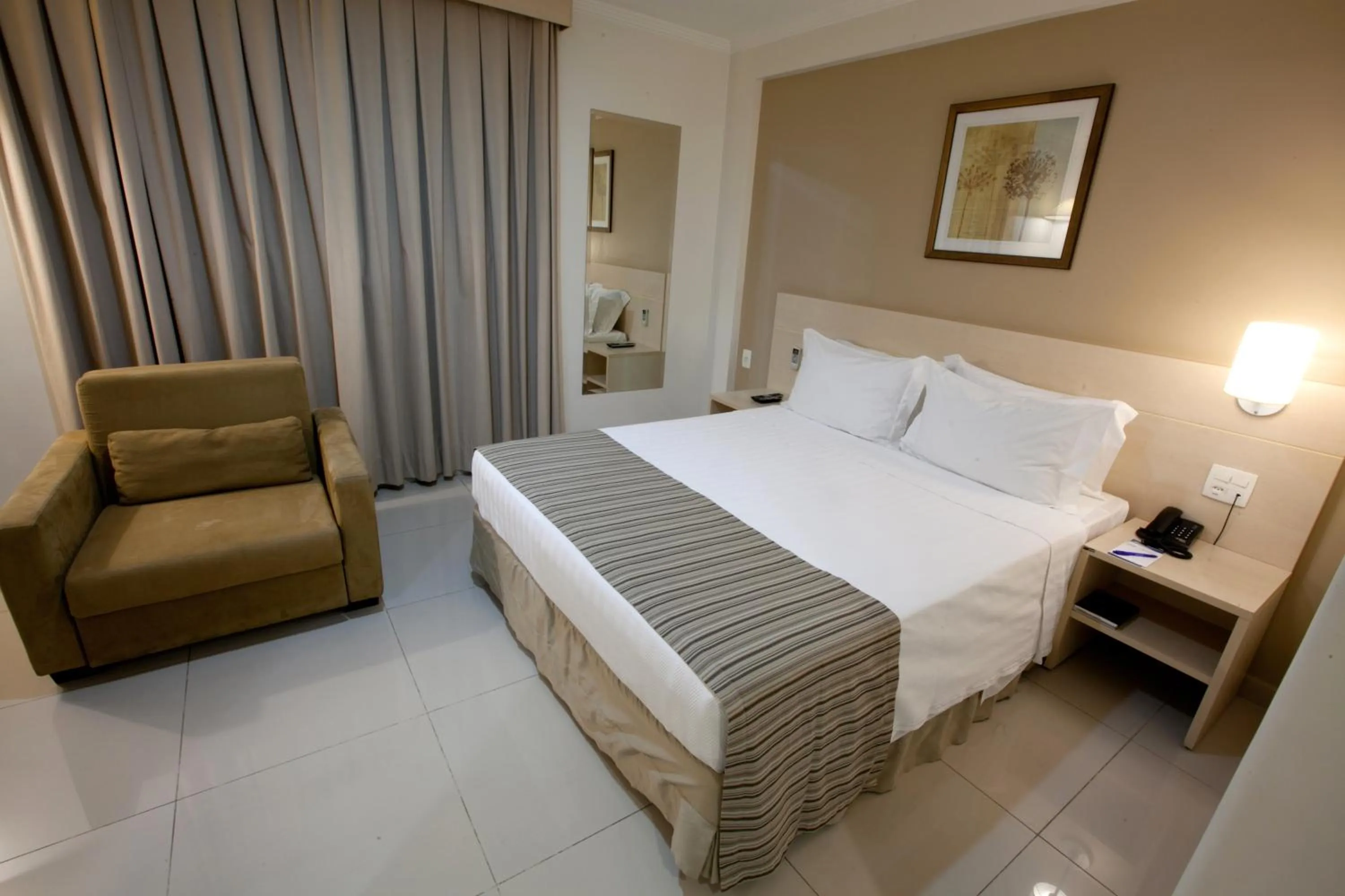 Photo of the whole room, Bed in Oitis Hotel