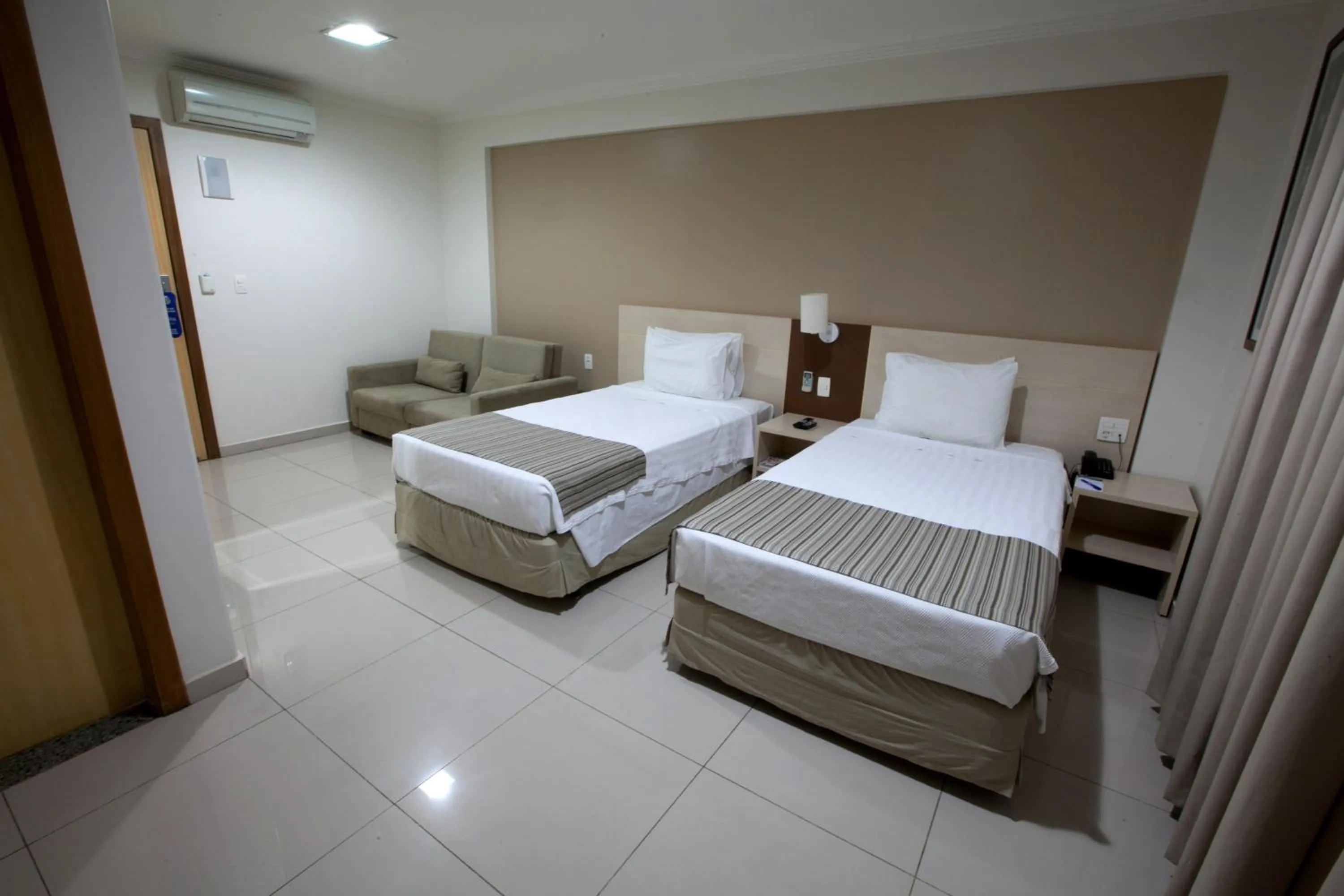 Photo of the whole room, Bed in Oitis Hotel