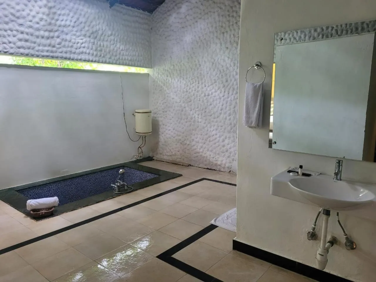 Bathroom in Tuli Veer Bagh Resort