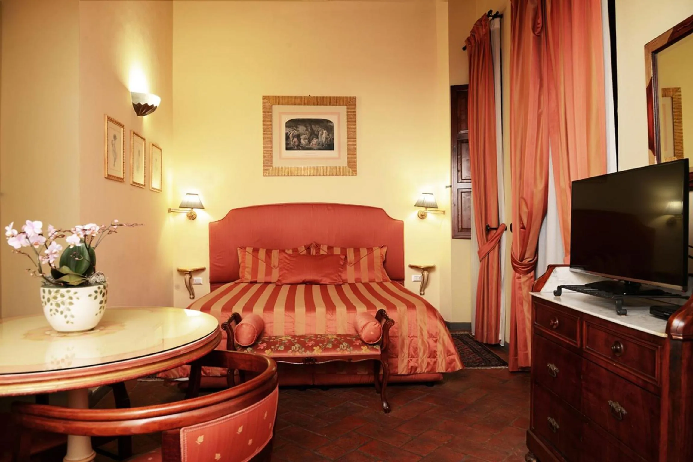TV and multimedia in La Casa Del Garbo - Luxury Rooms & Suite