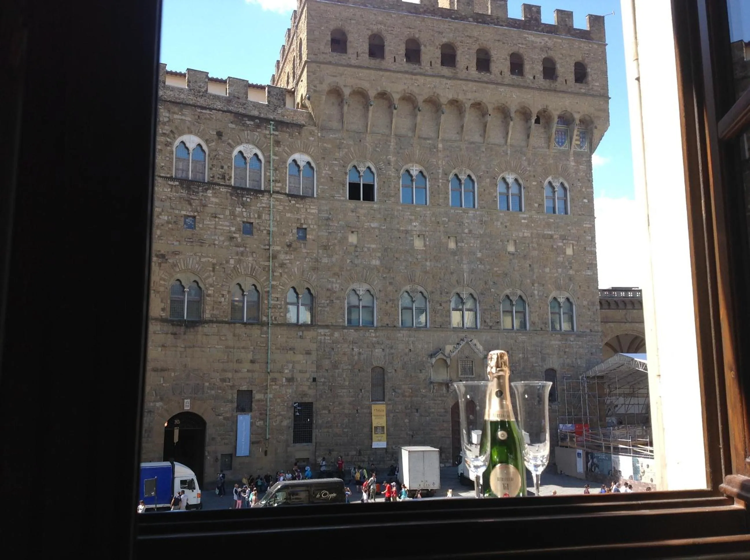 TV and multimedia in La Casa Del Garbo - Luxury Rooms & Suite