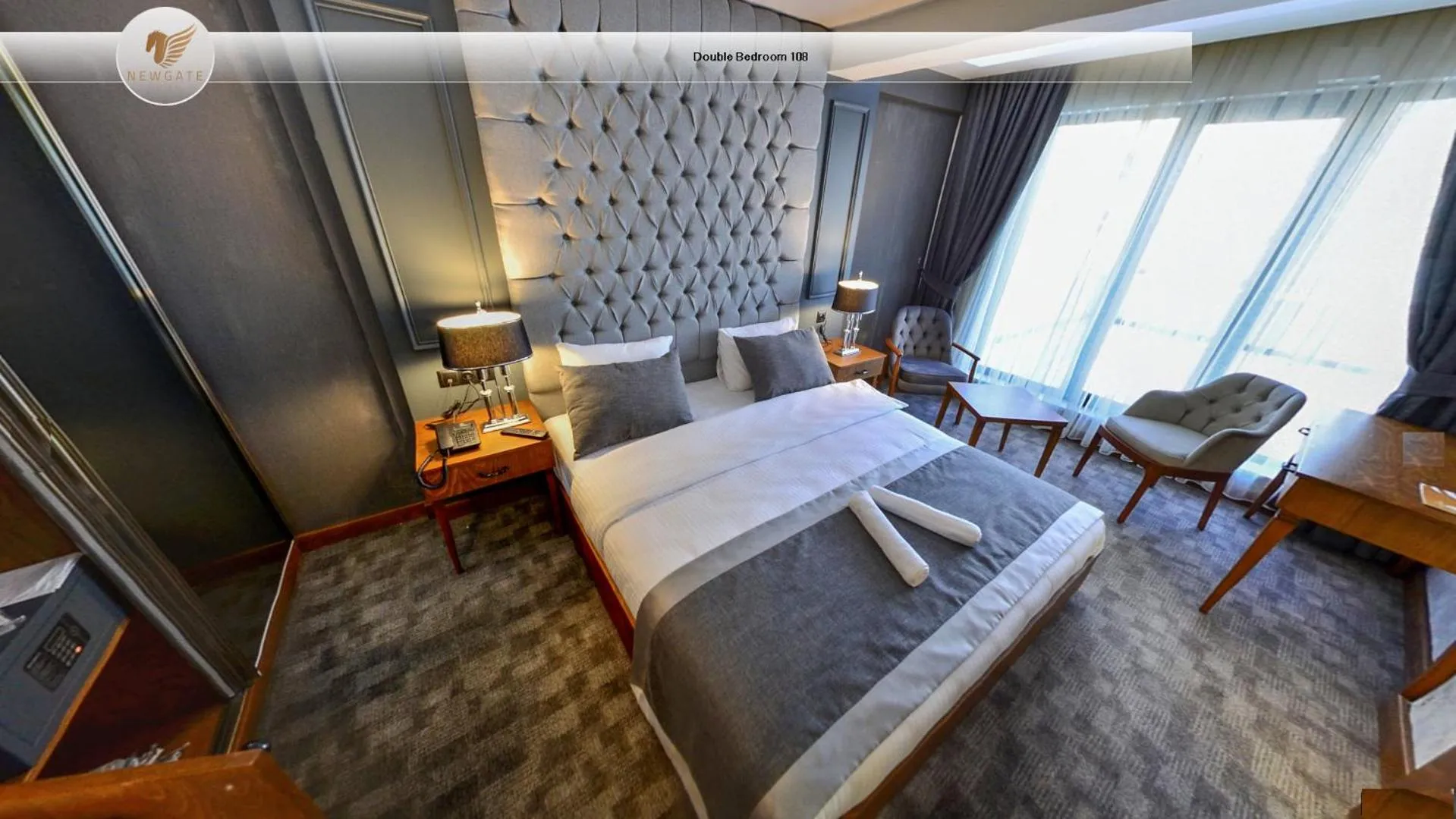 Bed in New Gate Hotel