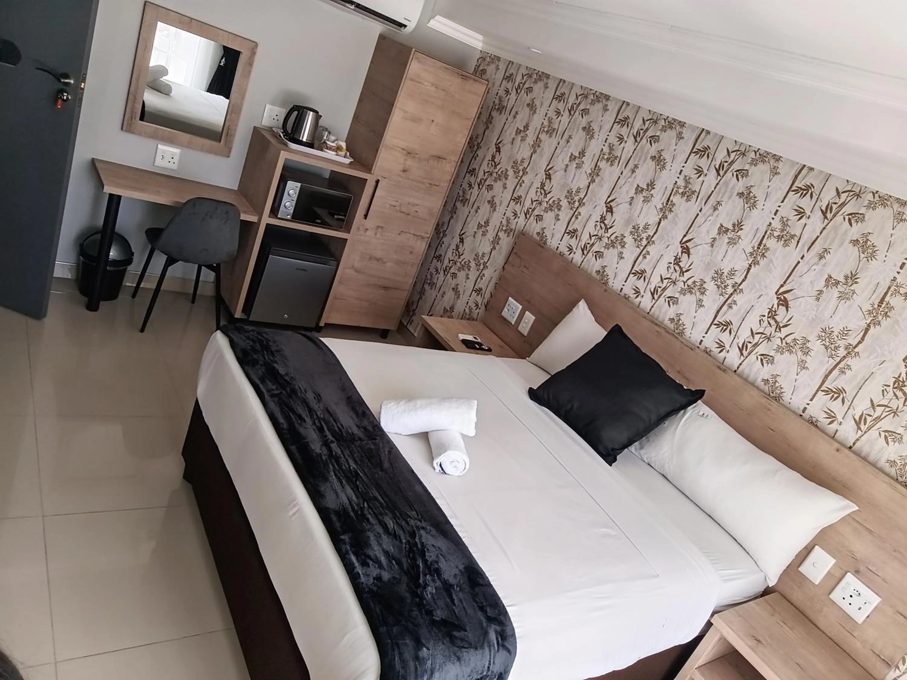 TV and multimedia, Bed in Bayside Hotel Empangeni