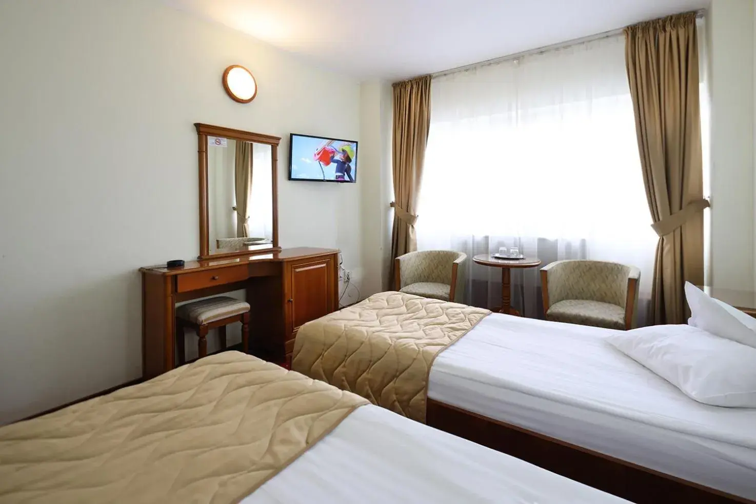 Double or Twin Room - single occupancy in Hotel Moldova Double or Twin Room - single occupancy in Hotel Moldova