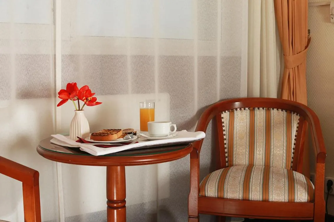 Seating area in Hotel Moldova