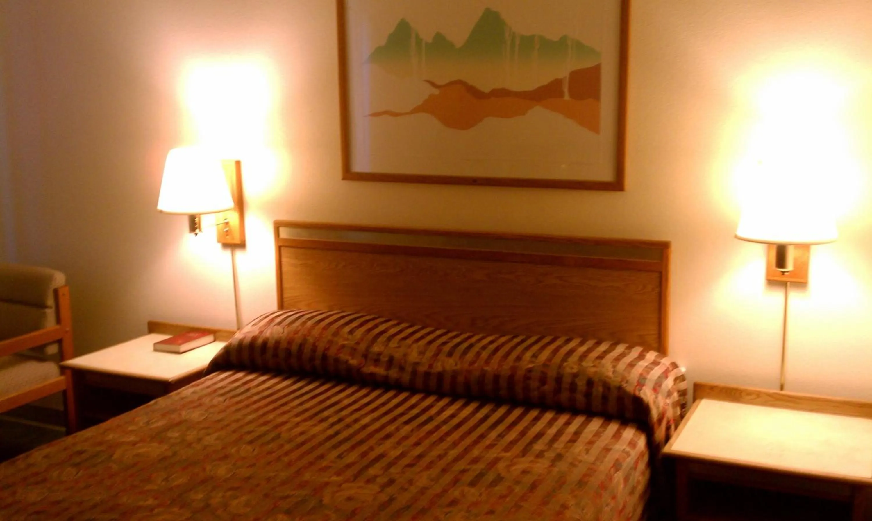 Decorative detail, Bed in Colorado River Value Inn