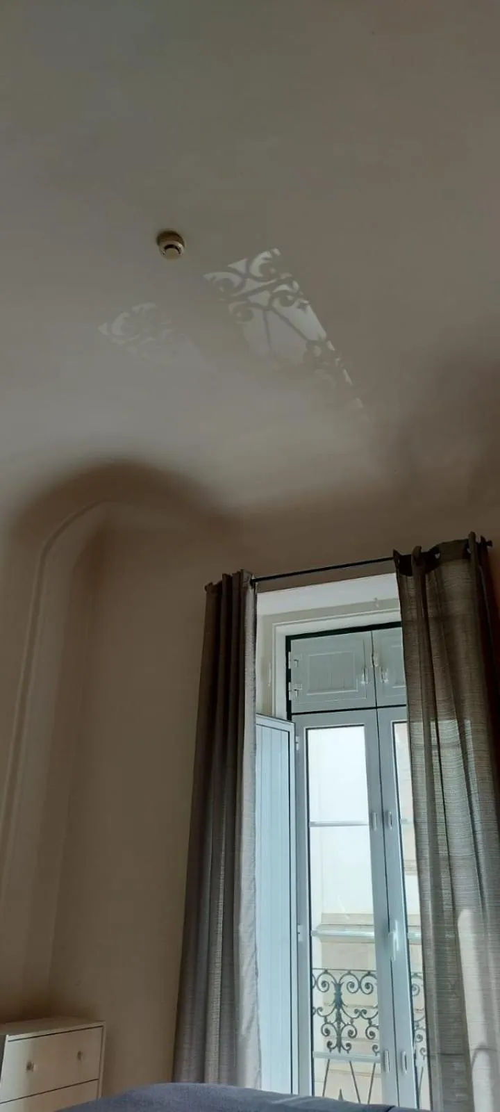 Decorative detail in Evora Inn