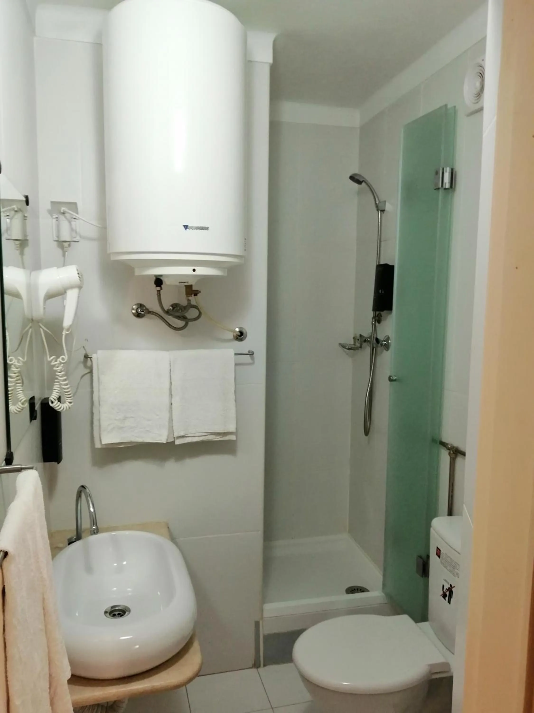 Bathroom in Evora Inn