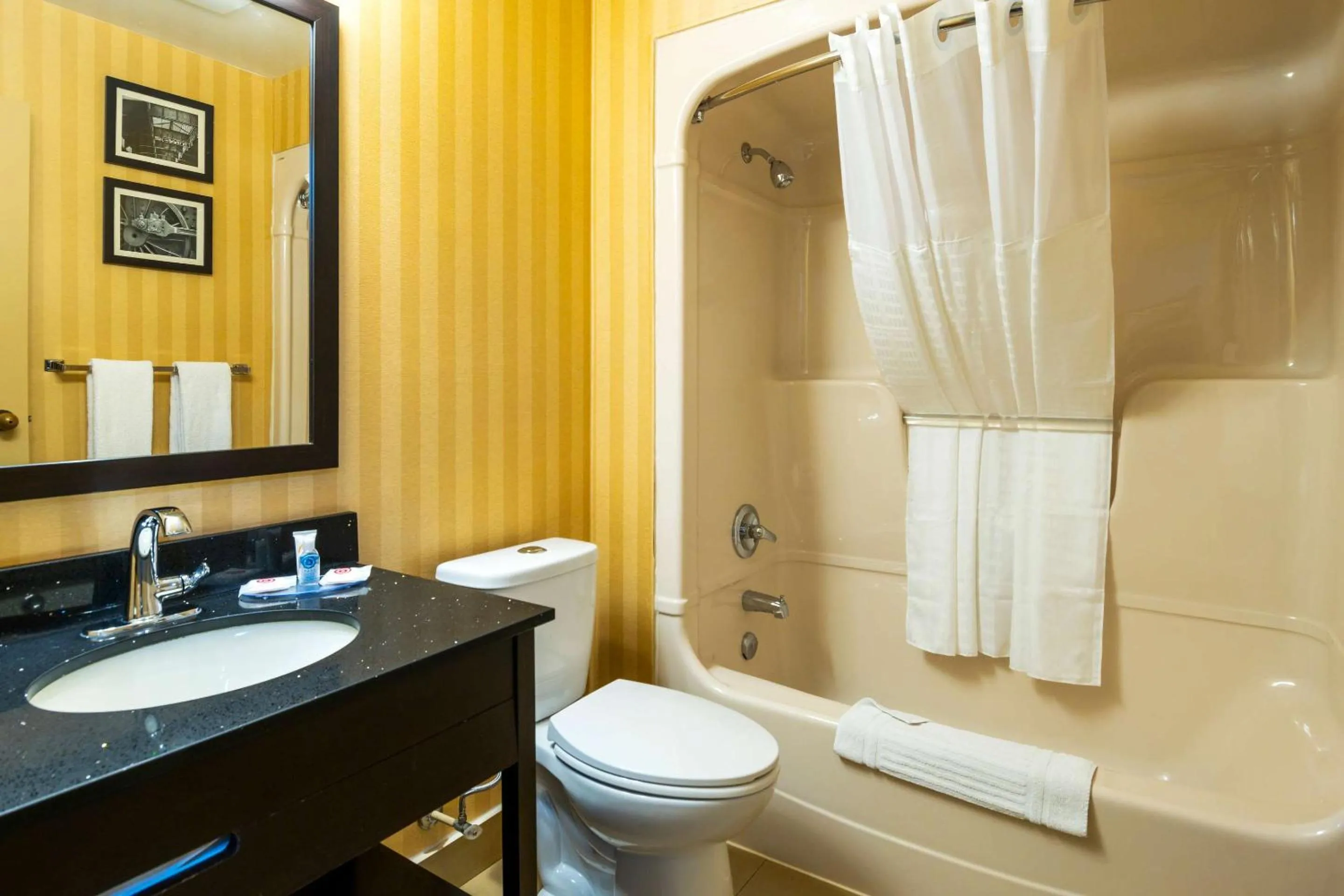 Bedroom in Comfort Inn