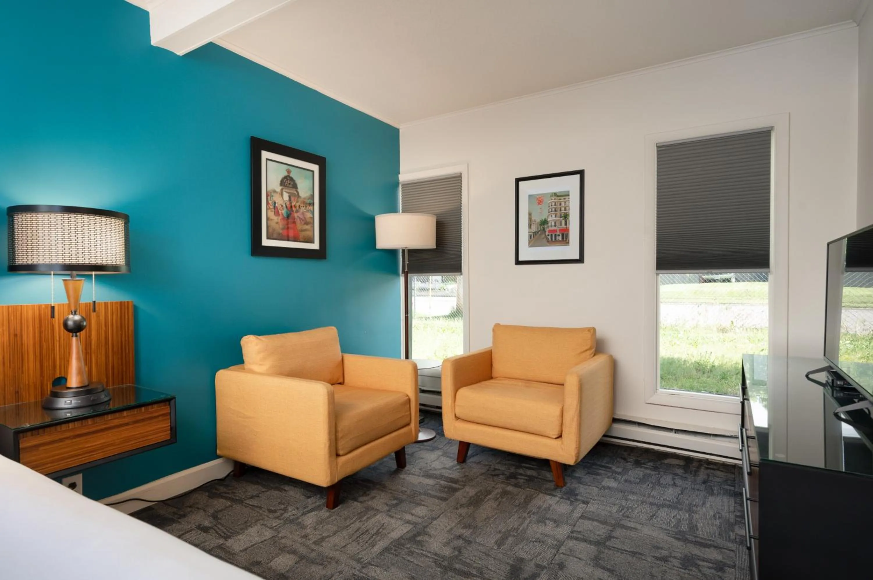 TV and multimedia in Sapphire Motel Midtown Bozeman