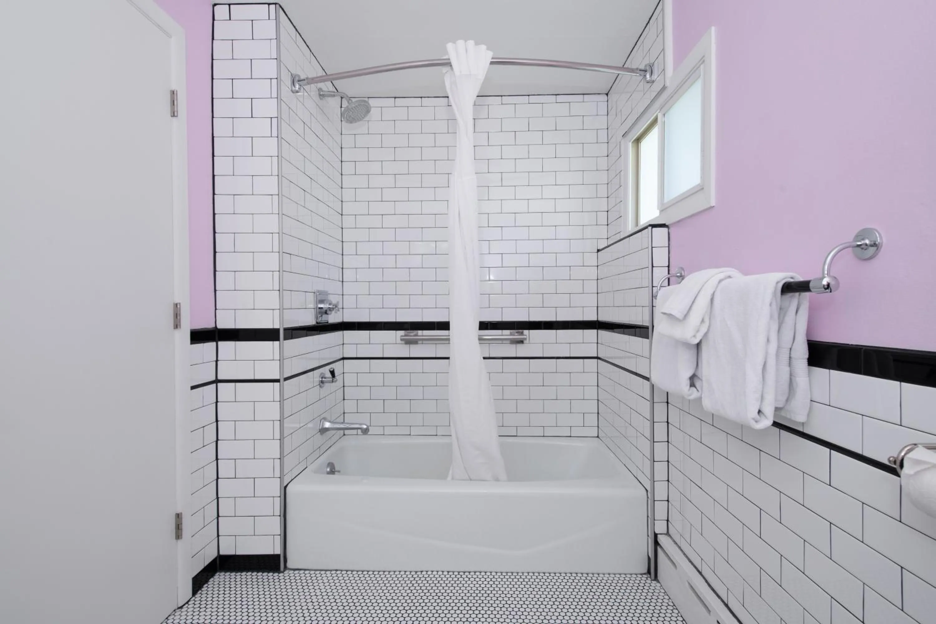 Shower in Sapphire Motel Midtown Bozeman