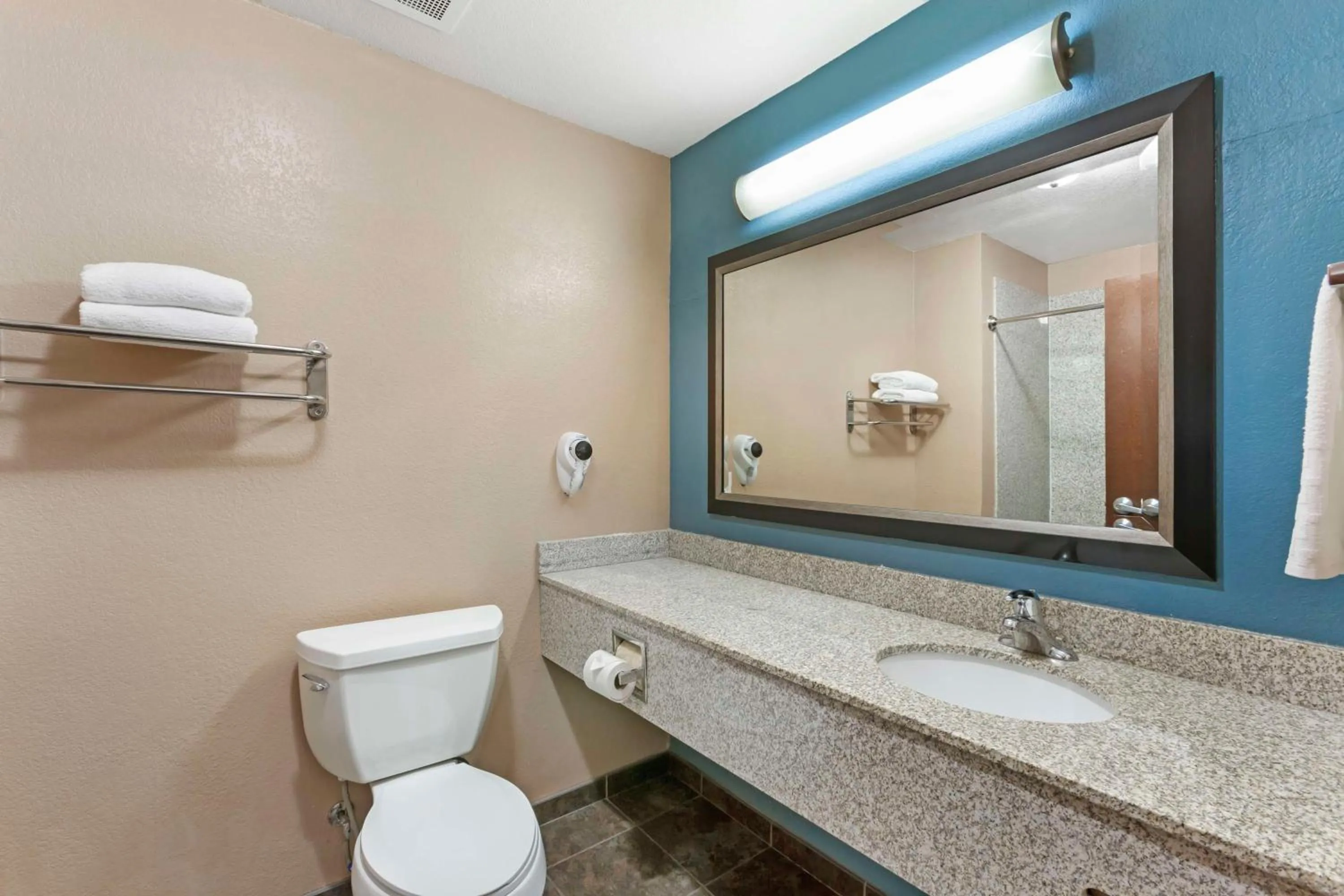 Bathroom in Best Western Sonora Inn & Suites