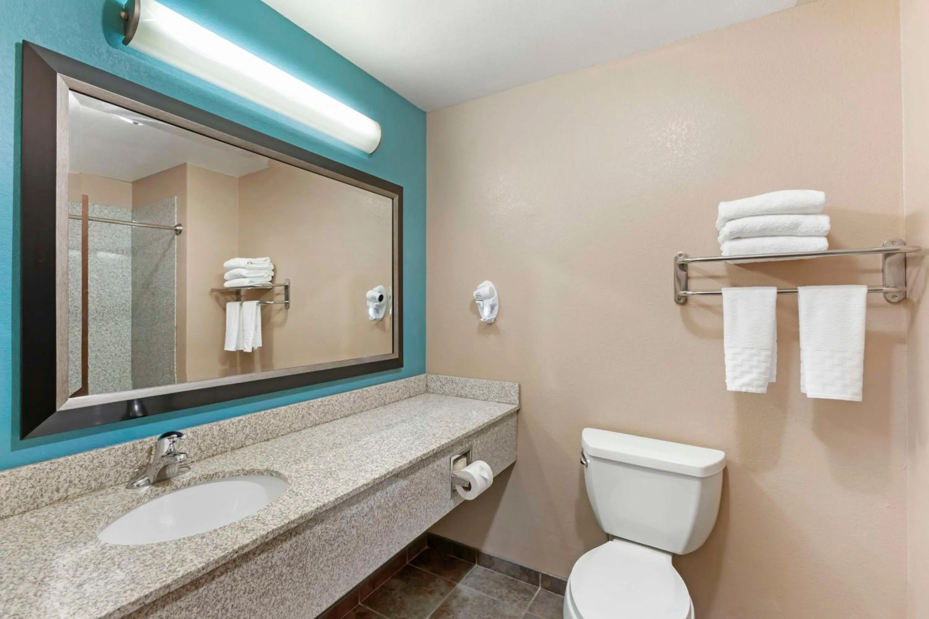 Bathroom in Best Western Sonora Inn & Suites