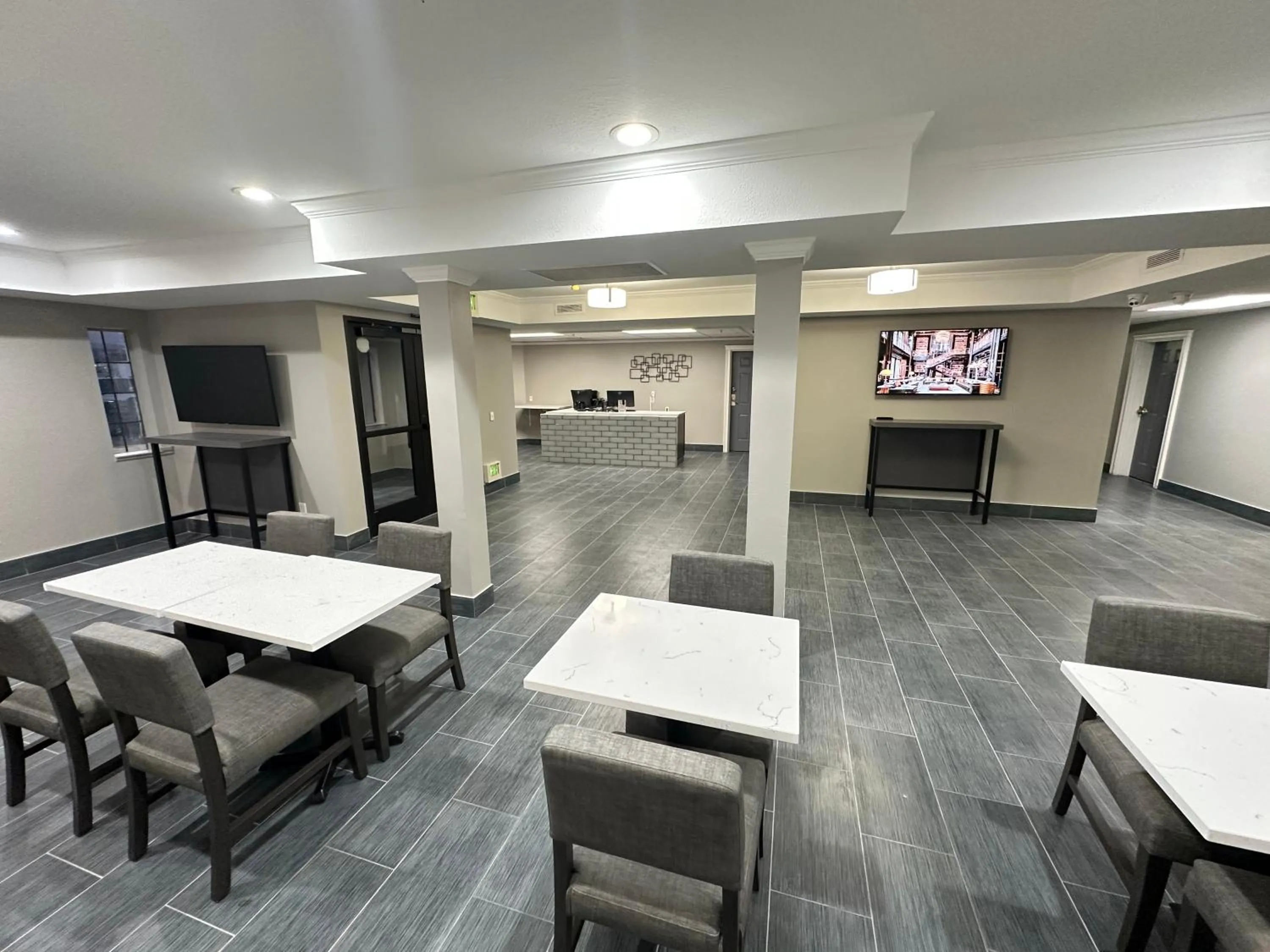 Seating area in Quality Inn Carlin