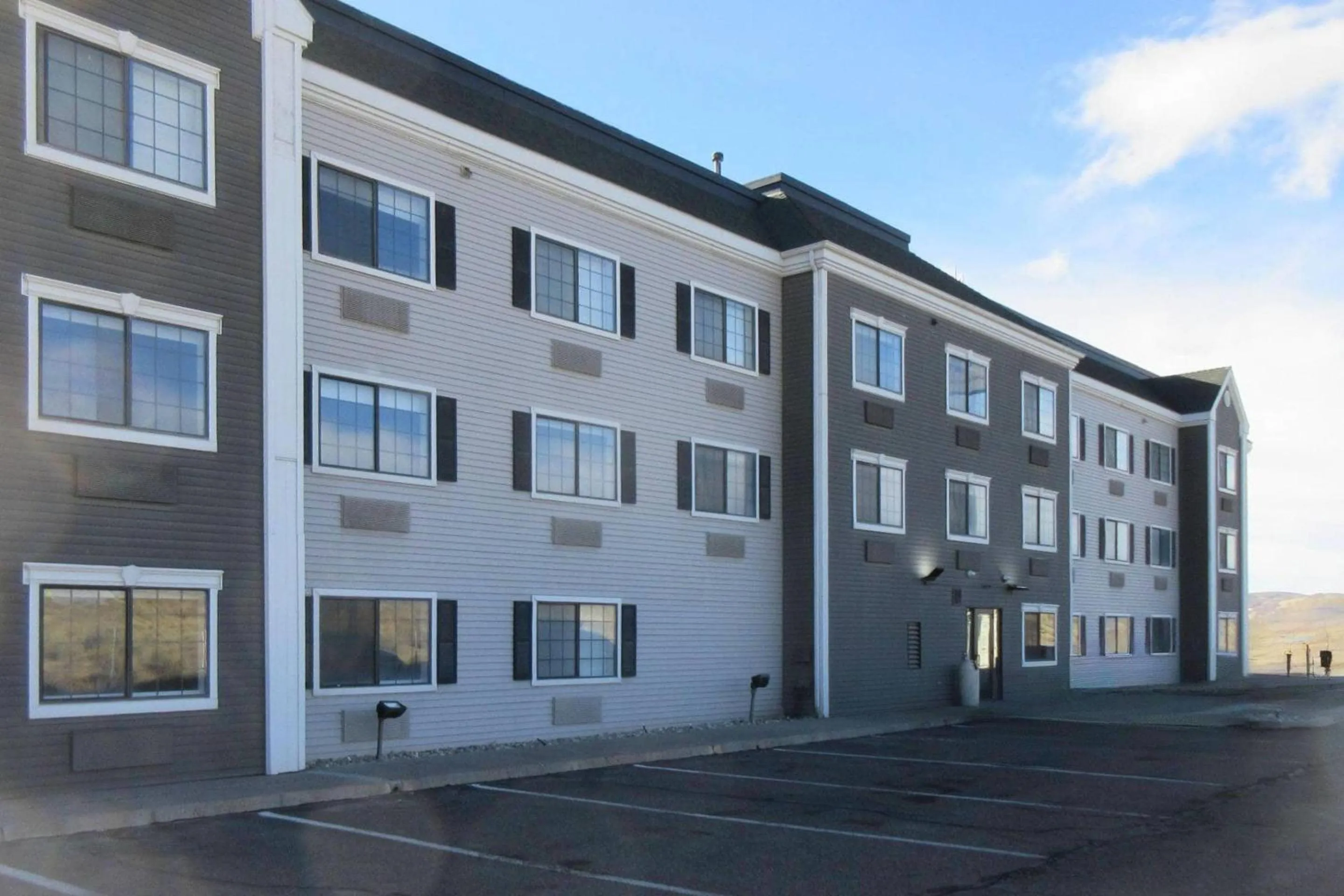 Property building in Quality Inn Carlin