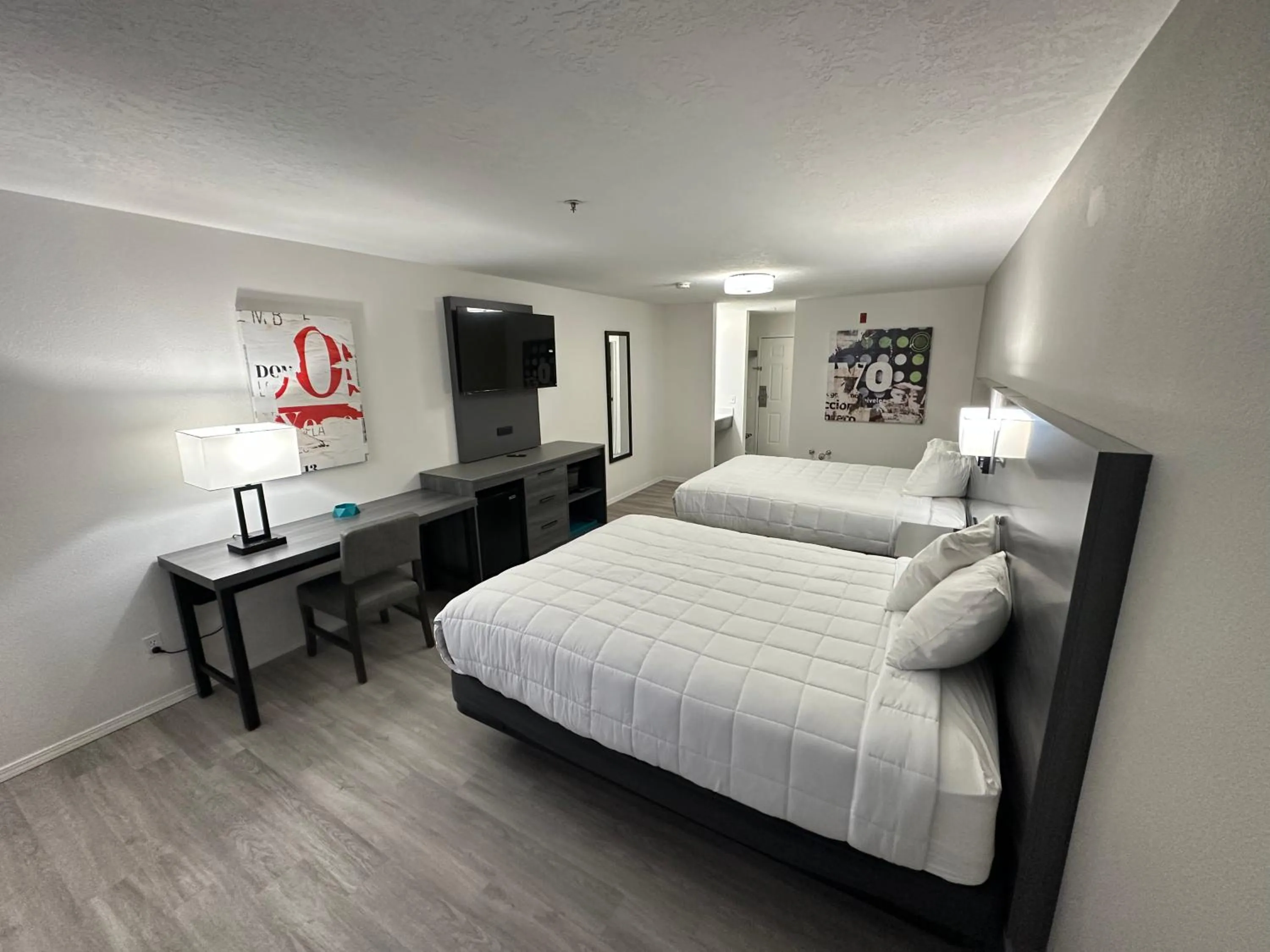 Bed in Quality Inn Carlin